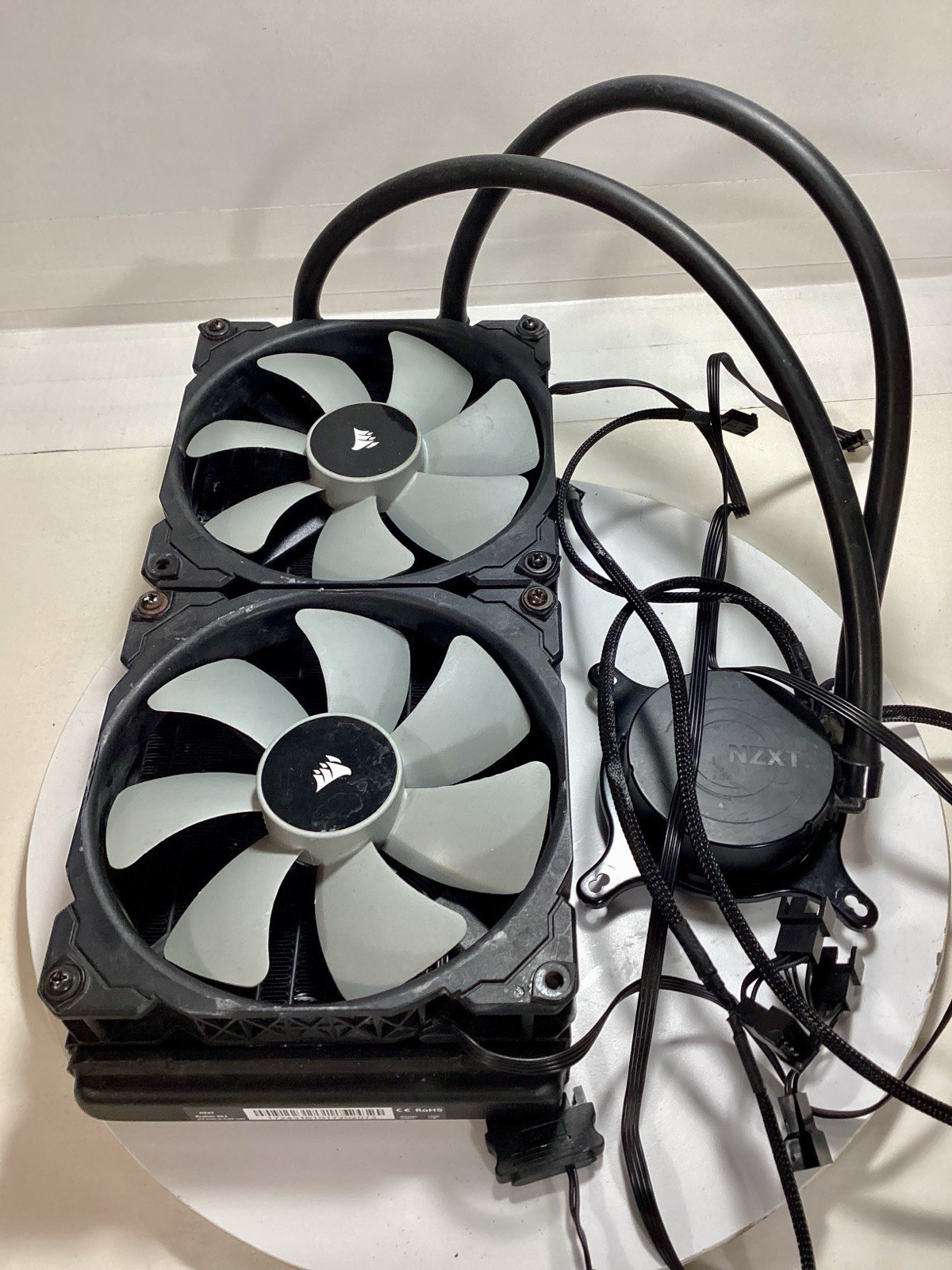 NZXT Kraken X61 280mm AIO Liquid CPU Cooler – Dual 140mm PWM Fans RGB