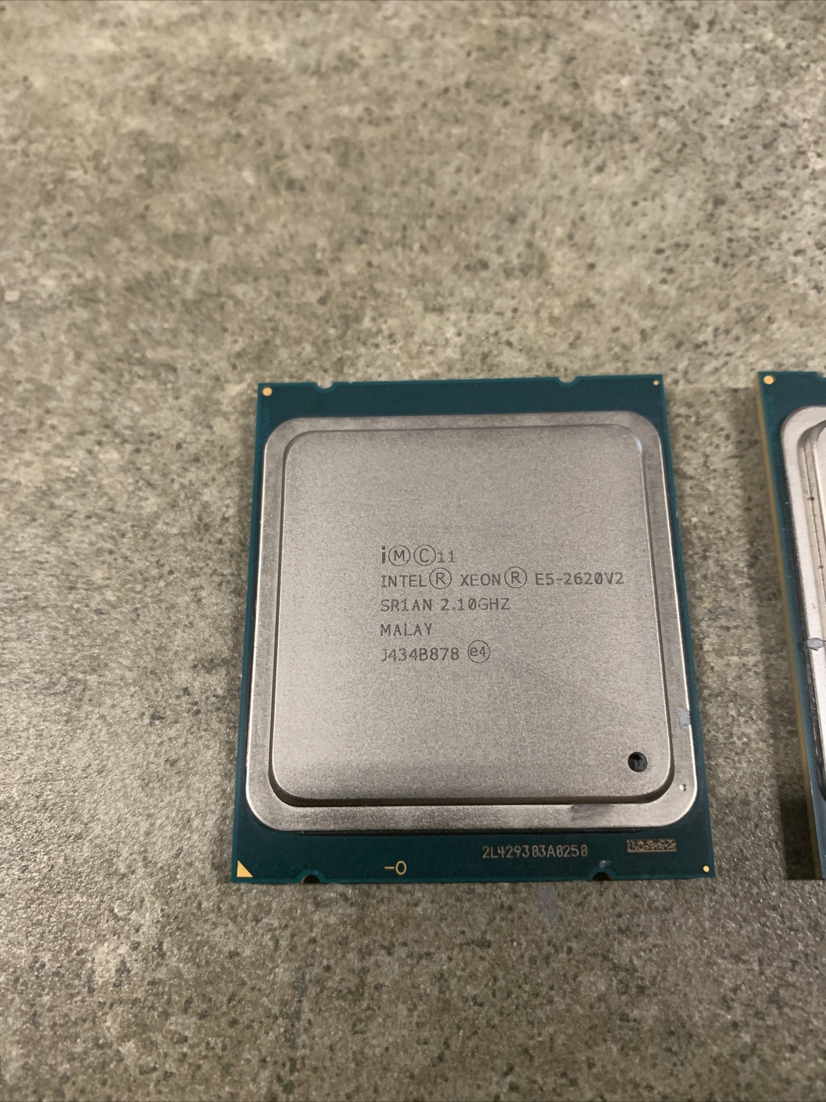 Lot of 2 Intel Xeon E5-2620 V2 2.1 GHz Processor SR1AN