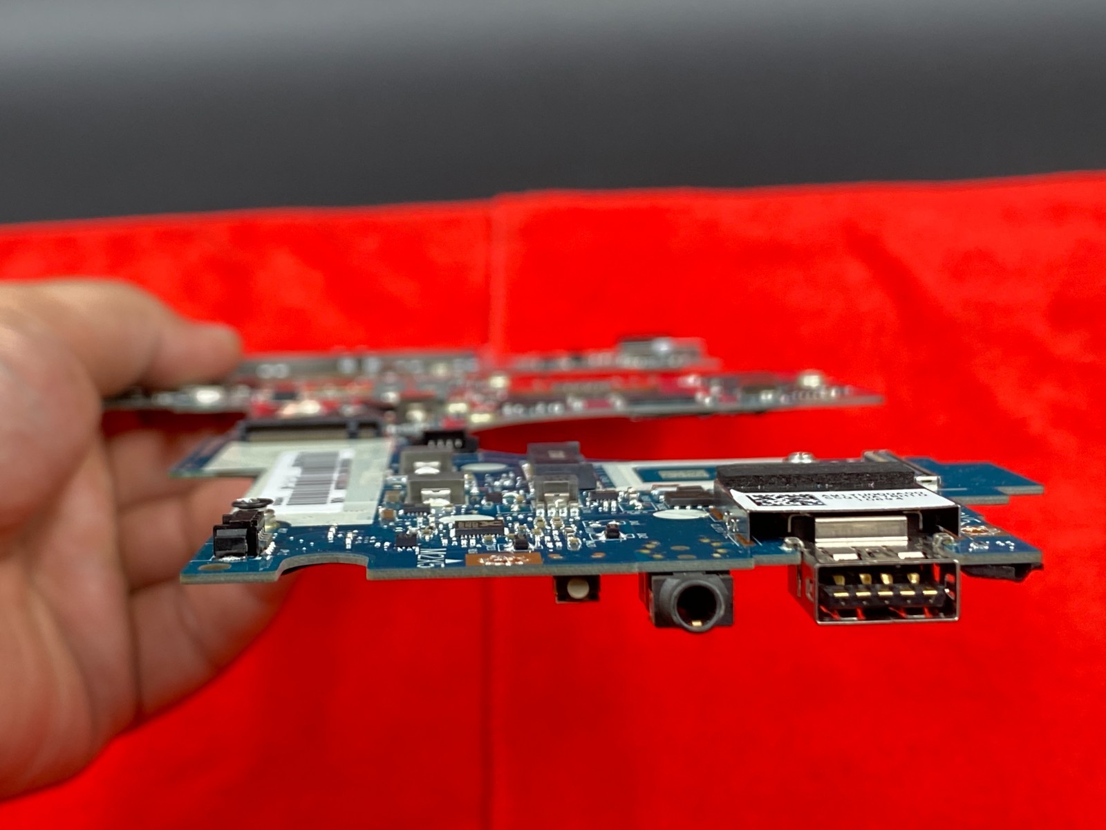 OEM LENOVO YOGA 720-15IKB LAPTOP MOTHERBOARD i7-7700HQ 8GB RAM ONBOARD GTX 1050