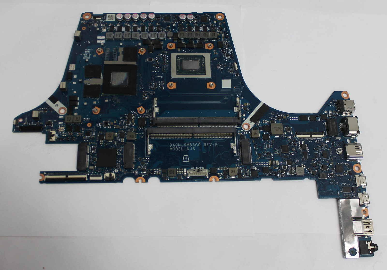 90NR0MU0-R00020 ASUS MB RYZEN 7 7445HS RTX 4050 FA607NUG-WH73 «GRADE A»