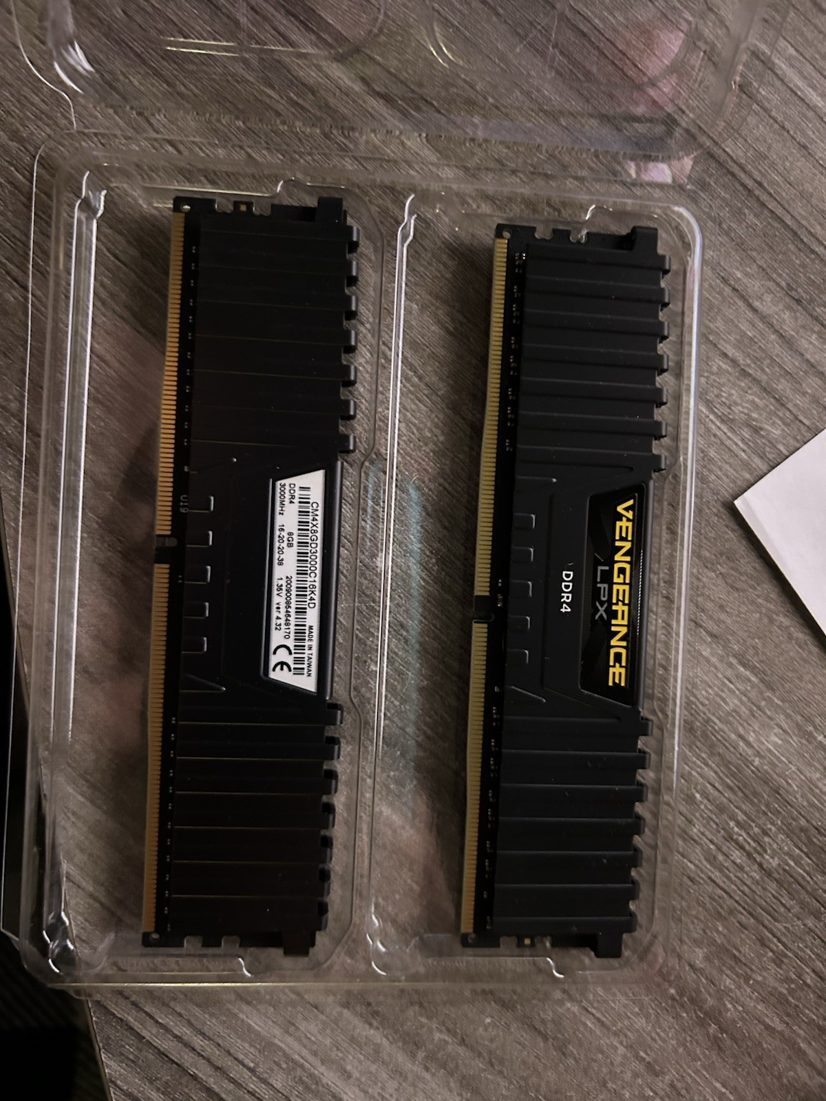 Corsair Vengeance LPX & XPG GAMMIX D10 DDR4 DIMM 16GB (2x8GB) 3000/3200