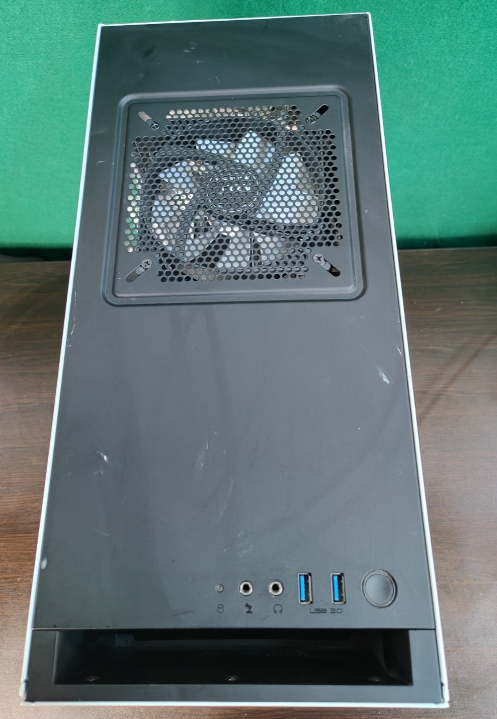 NZXT, MSI B350, AMD Ryzen 5 1600, GTX 1660, 16GB DDR4, 240gb 120gb SSD, 1TB HDD