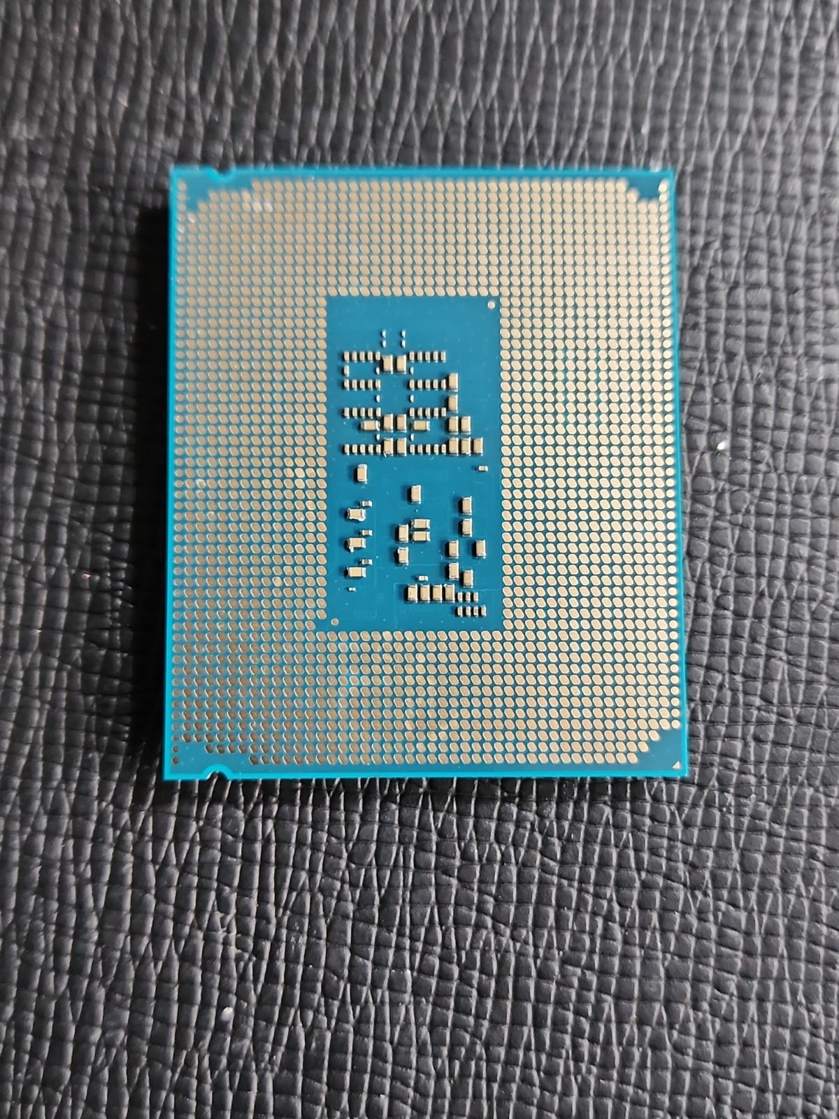 Intel Core Ultra 5 235T