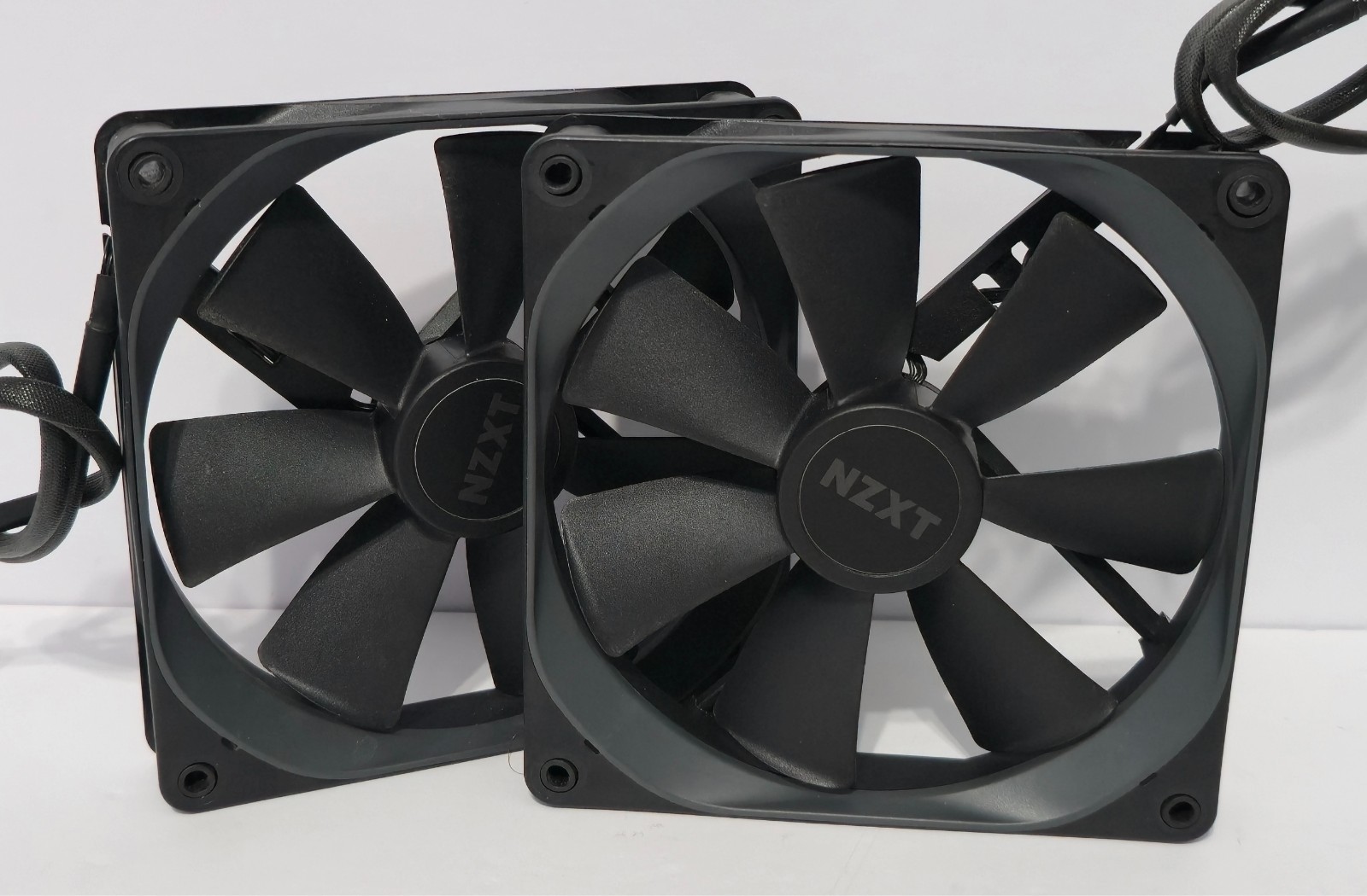 QTY: (2) NZXT 140mm Fans Fluid Dynamic Bearing RF-AP140-FP for NZXT cases