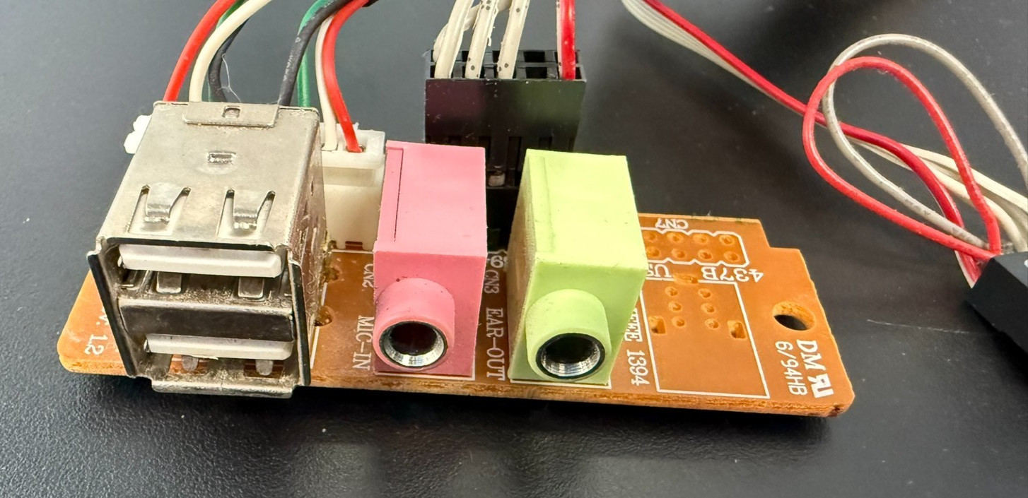 Front input board for generic PC cases – Audio (Mic and speaker) and 2 USB 2.0 L