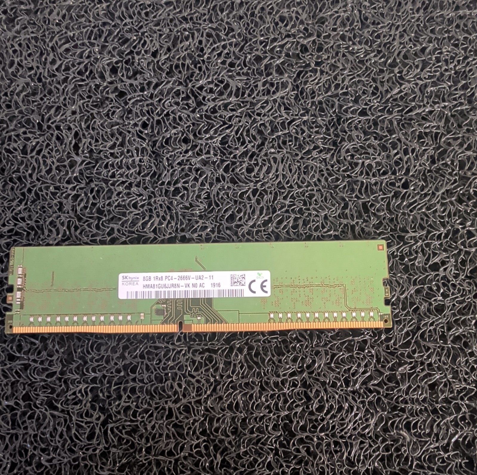 SK hynix 8GB DDR4 SDRAM DIMM PC4-2666V 288-Pin RAM HMA81GU6JJR8N-VK