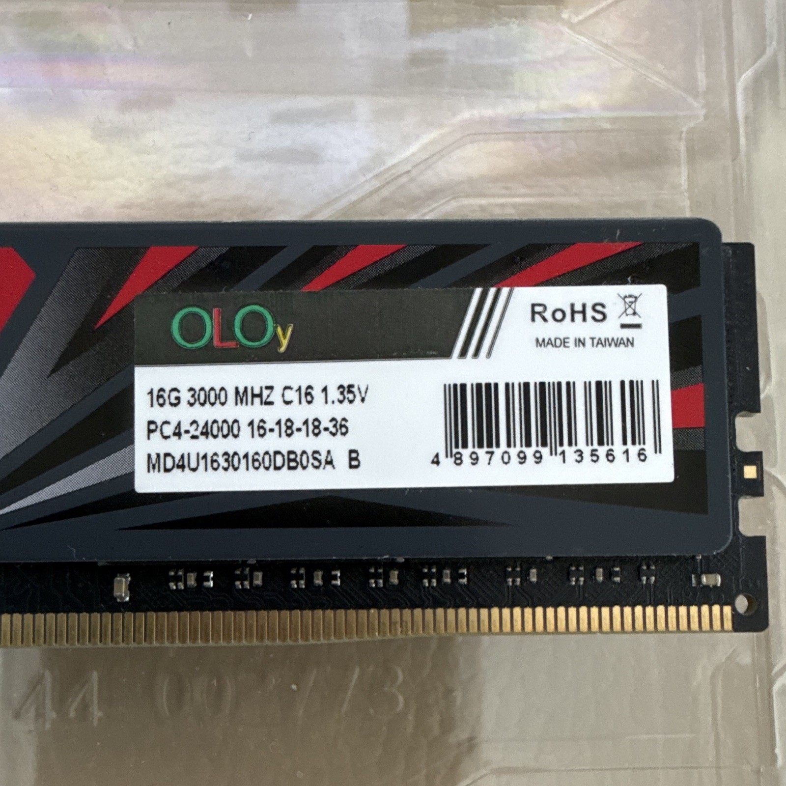 OLOy 16GB DDR4-3000 PC4-24000 CL16 1.35V 288-Pin DIMM Unbuffered