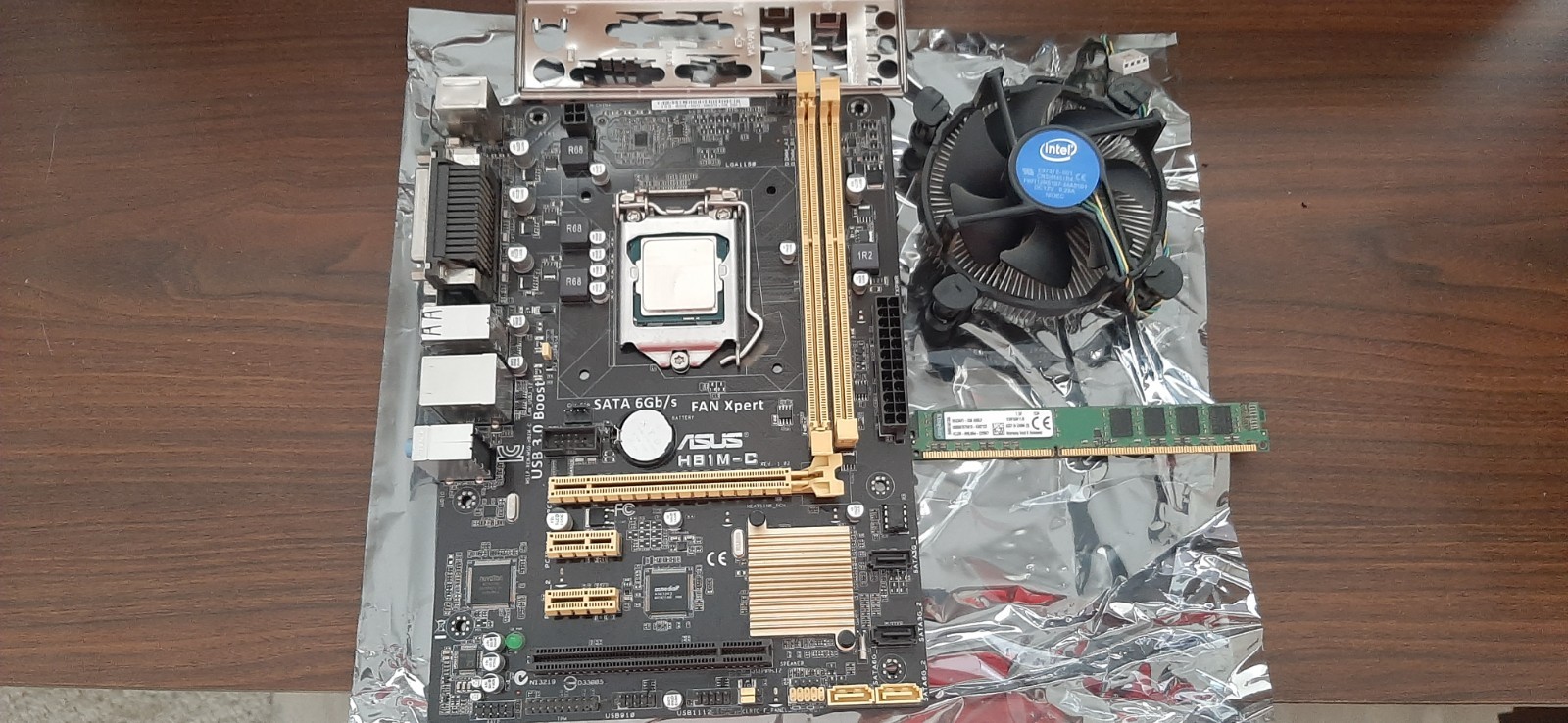 ASUS H81M-C LGA 1150/Socket H3, Intel Motherboard w/ CPU & RAM
