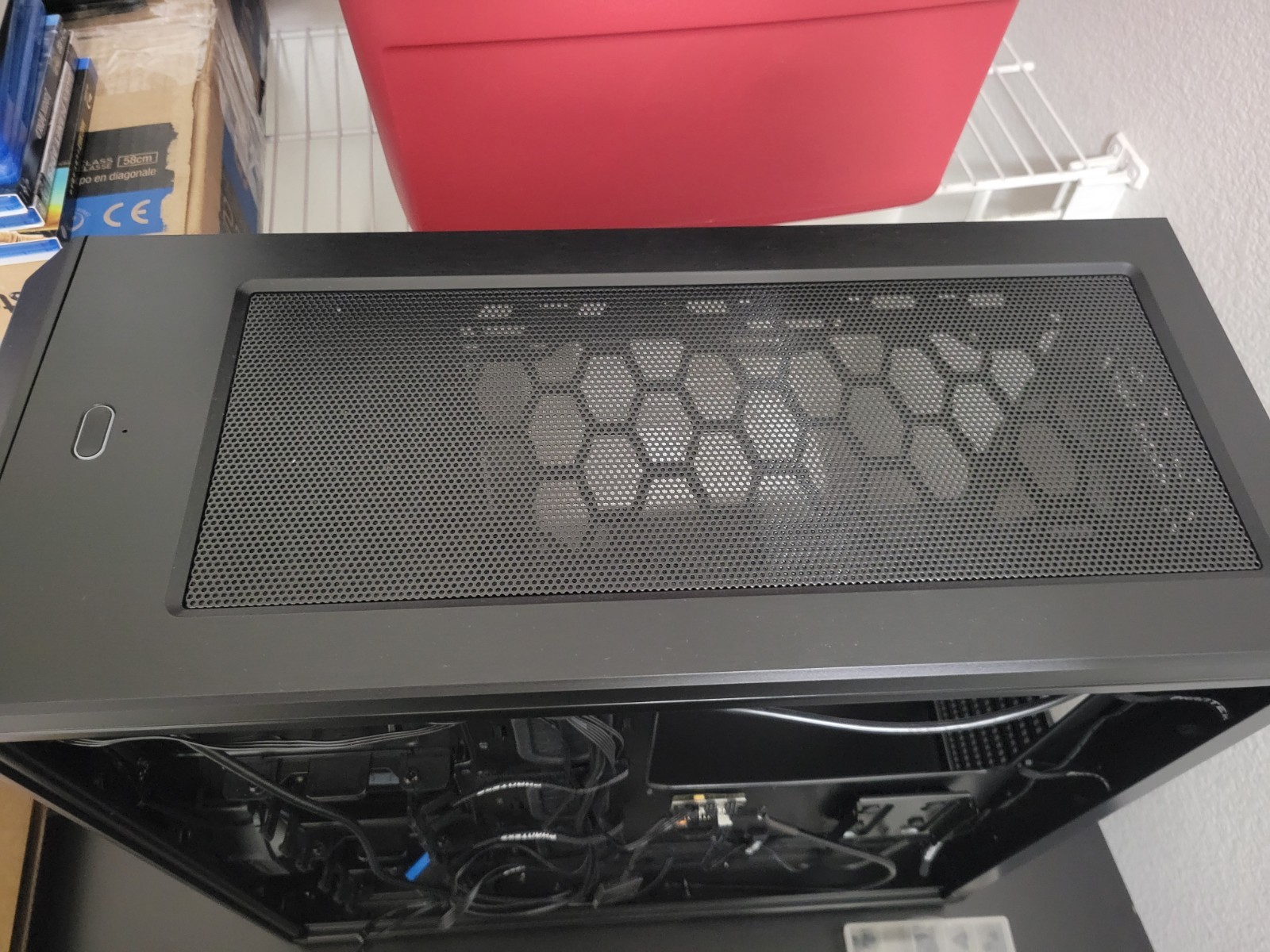 Phanteks Enthoo Pro Tempered Glass Full Tower Chassis – Black (minor damage)