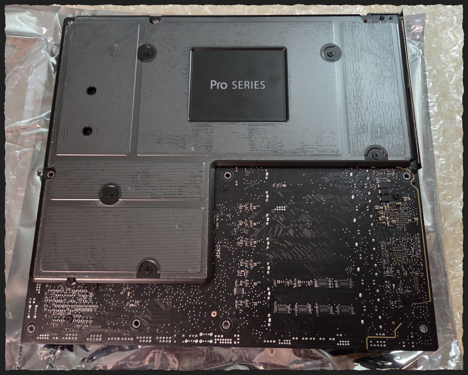 ASUS Pro WS WRX90E-SAGE SE (Bios 1317) EEB Workstation Motherboard 603