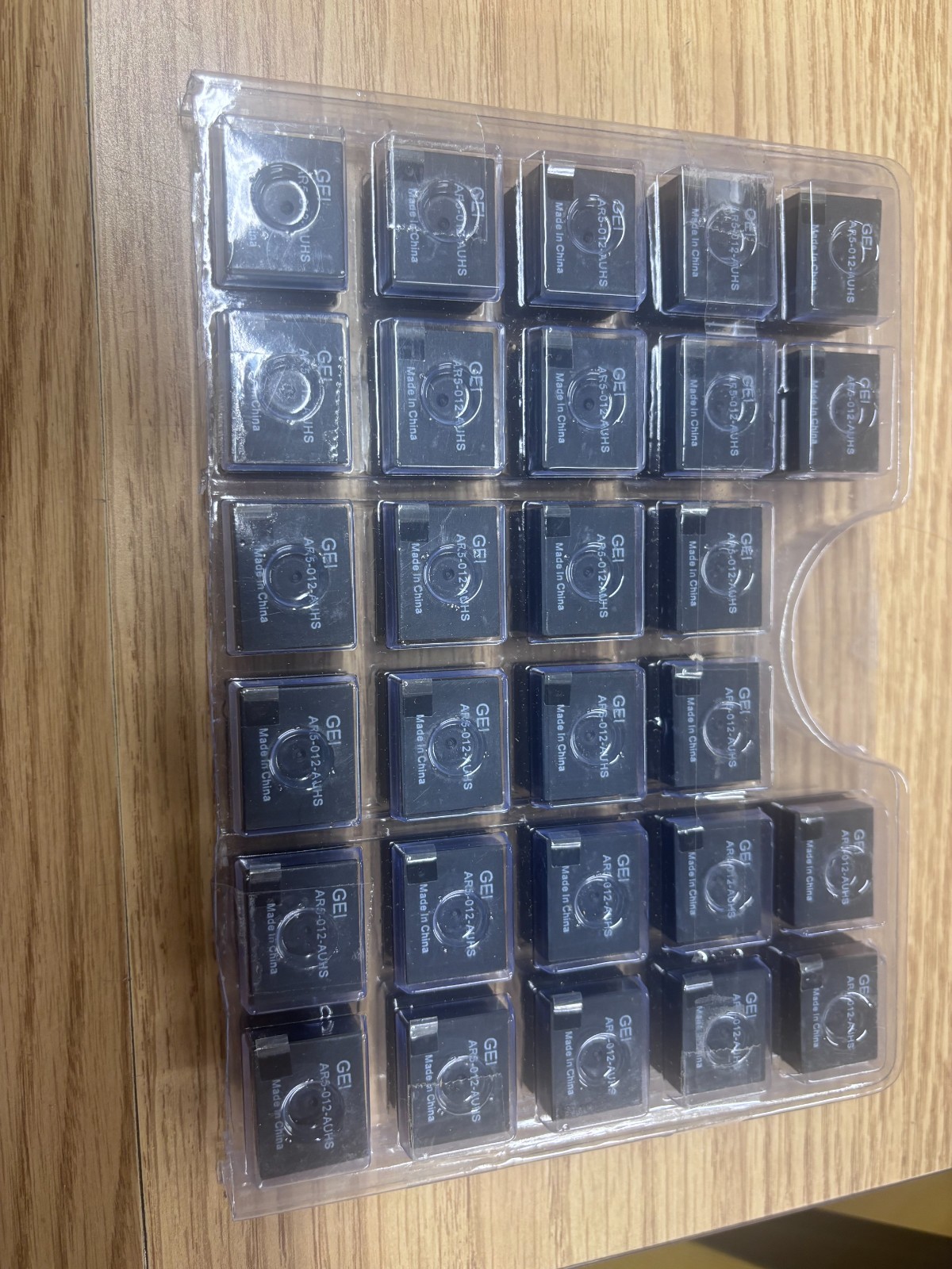 GEI PN AR5-012-AUHS (550 pcs of unused dead stock for $2000)