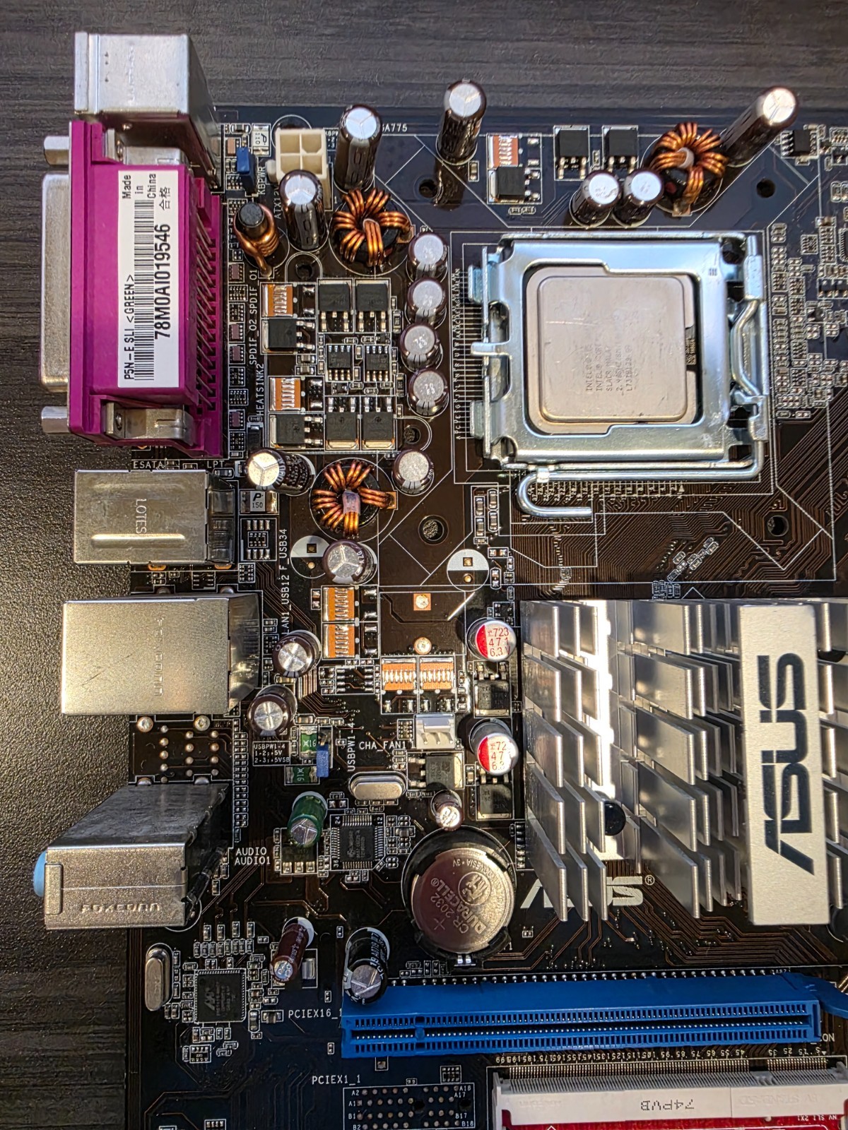 ASUS P5N-E SLI Rev. 1.01G LGA 775 ATX Motherboard & Intel Core 2 Quad Q6600