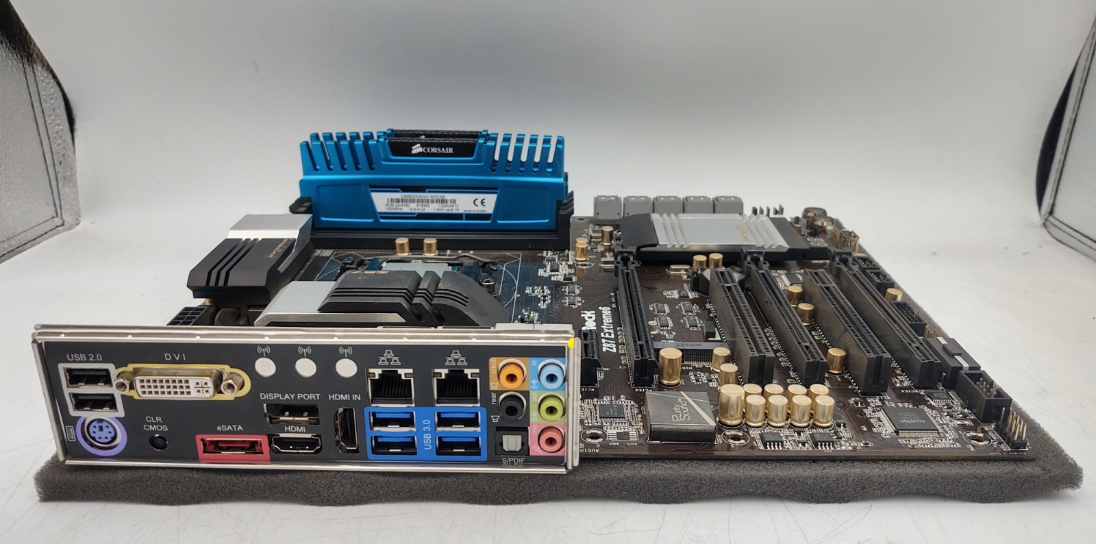ASRock Z87 Extreme6 DDR3 Motherboard w/ i7-4770 CPU + 2x4GB RAM + I/O SHIELD