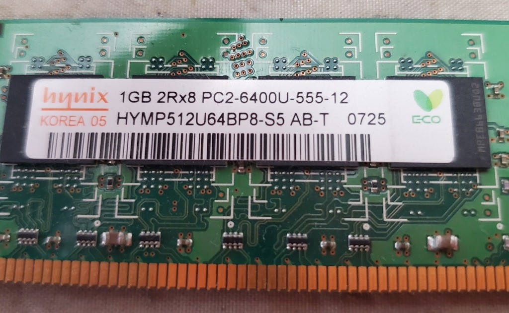 One Hynix 1GB 2Rx8 PC2-6400U-555-12 Korea 05 HYMP512U64BP8-S5- AB-T