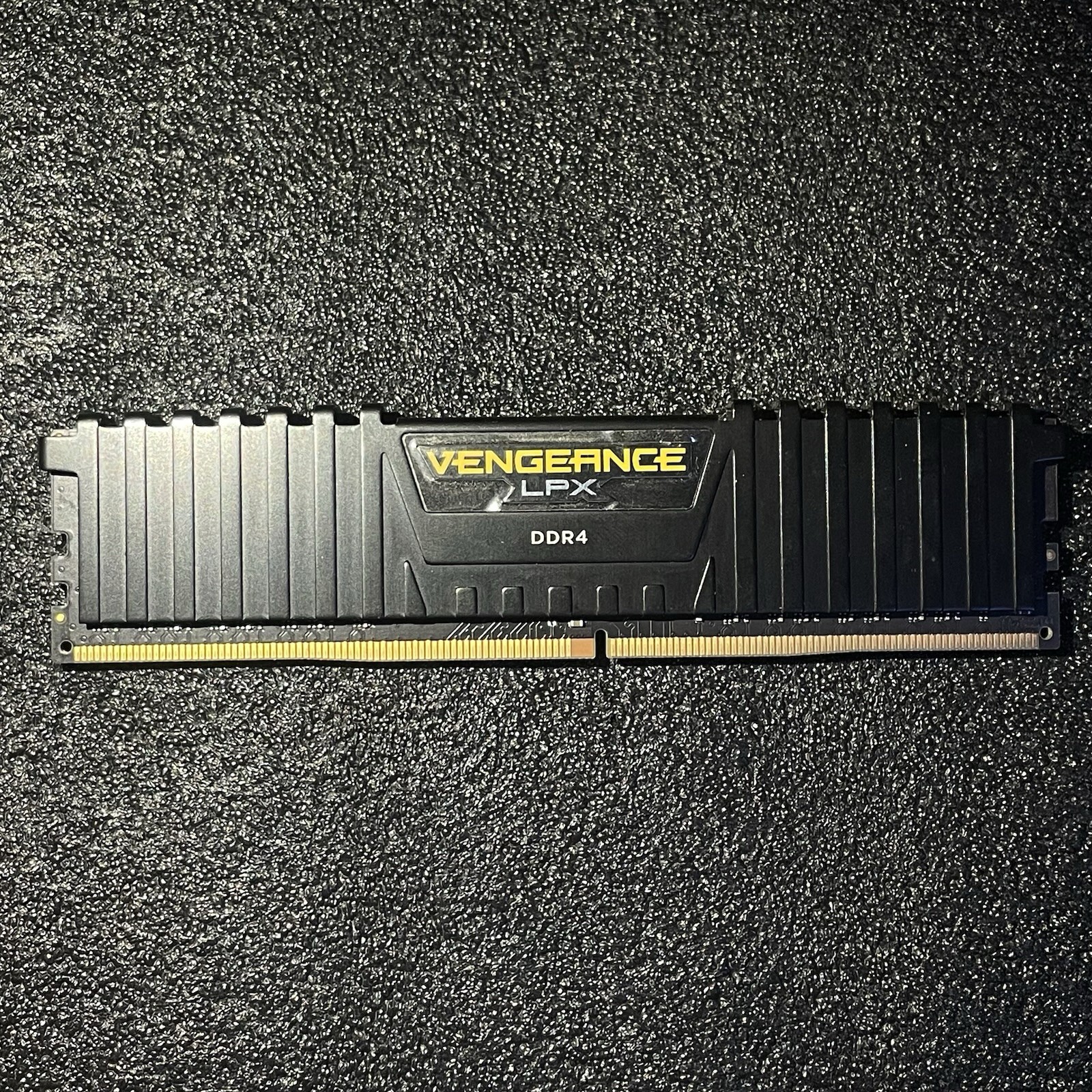 Corsair Vengeance LPX 8GB DDR4 2400 MHZ