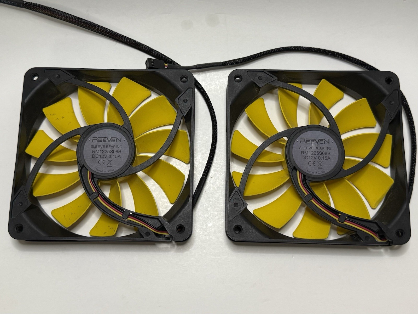 Reeven Cold Wing 12 120mm 800RPM Case Fans RM1225S08B 3 Pin