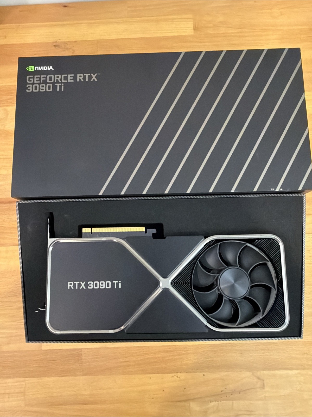 NVIDIA GeForce RTX 3090 Ti 24GB GDDR6X – 9001G1362505000