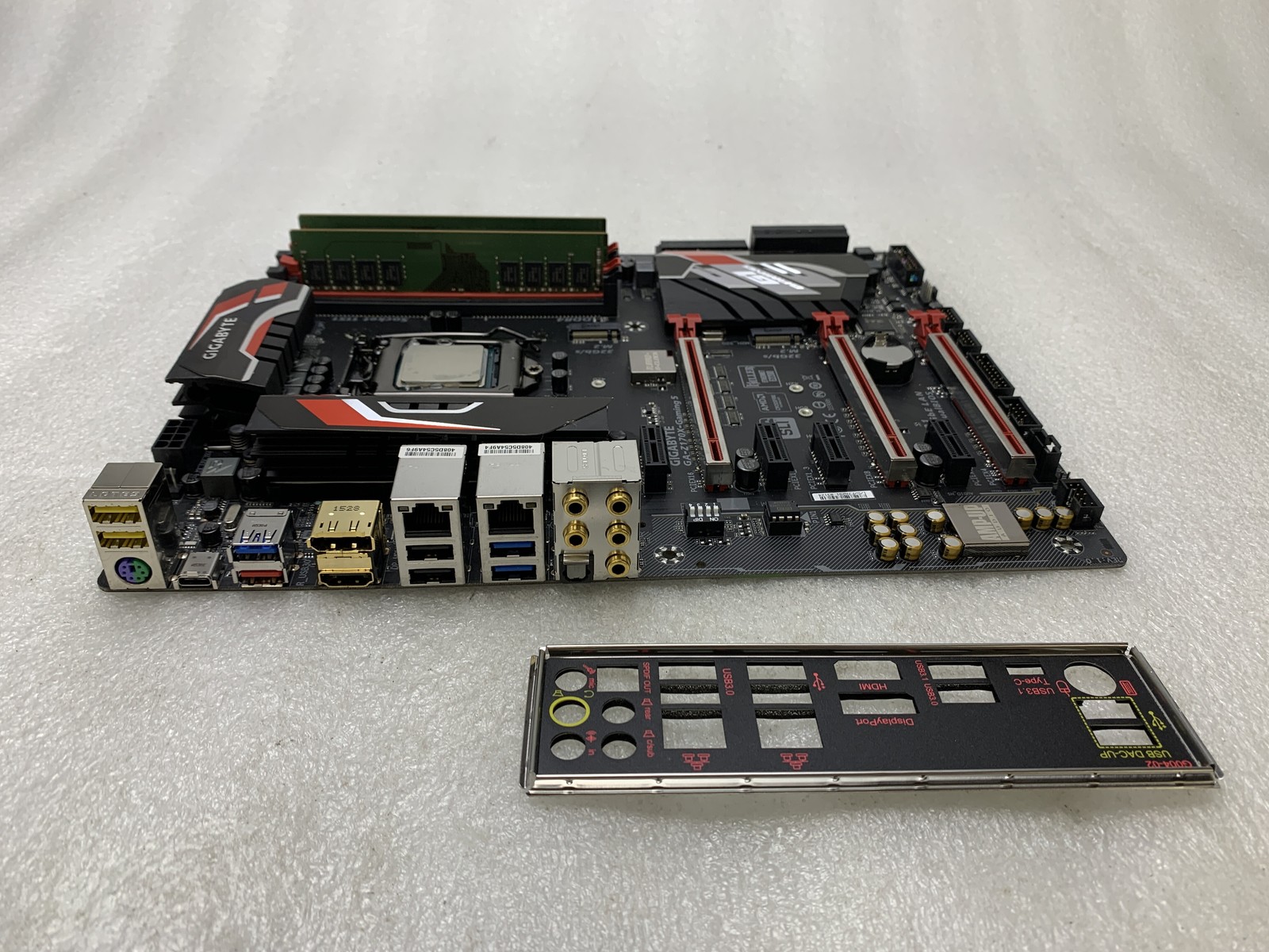 Gigabyte GA-Z170X-Gaming 5 Core i7-6700K 4GHz 16GB RAM / USB 3.1 Type-A Type-C