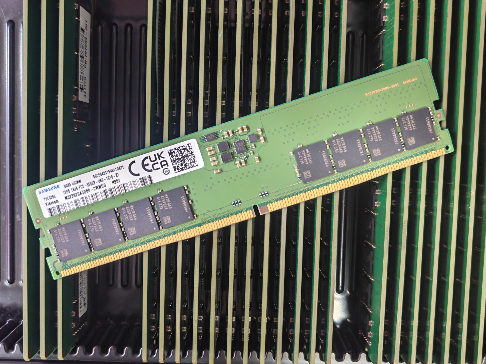 SAMSUNG 16GB DDR5 5600 Desktop RAM UDIMM Non-ECC PC5-5600B-U for DELL HP Lenovo