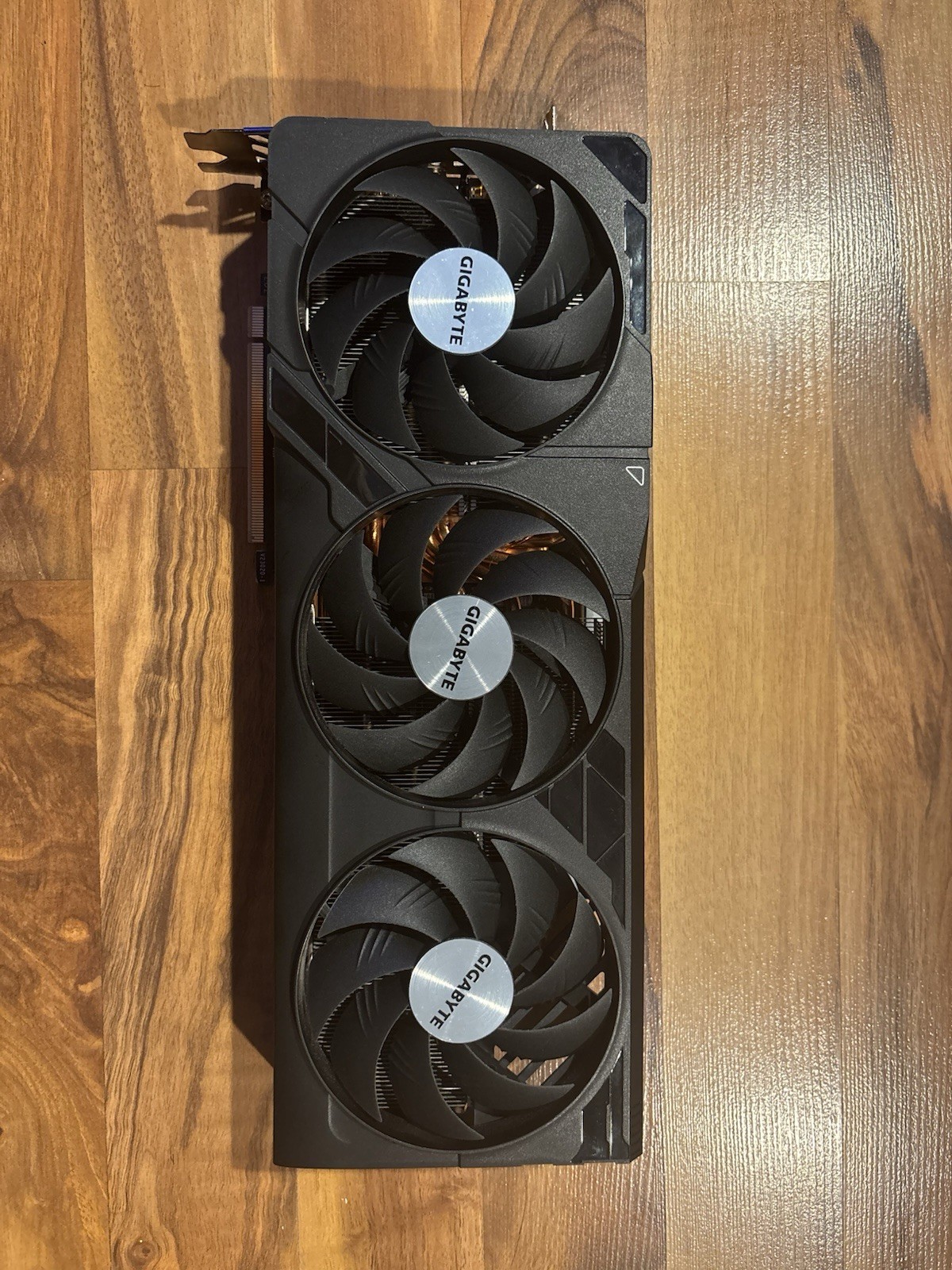 GIGABYTE GeForce RTX 4090 WINDFORCE V2 24GB GV-N4090WF3V2-24GD
