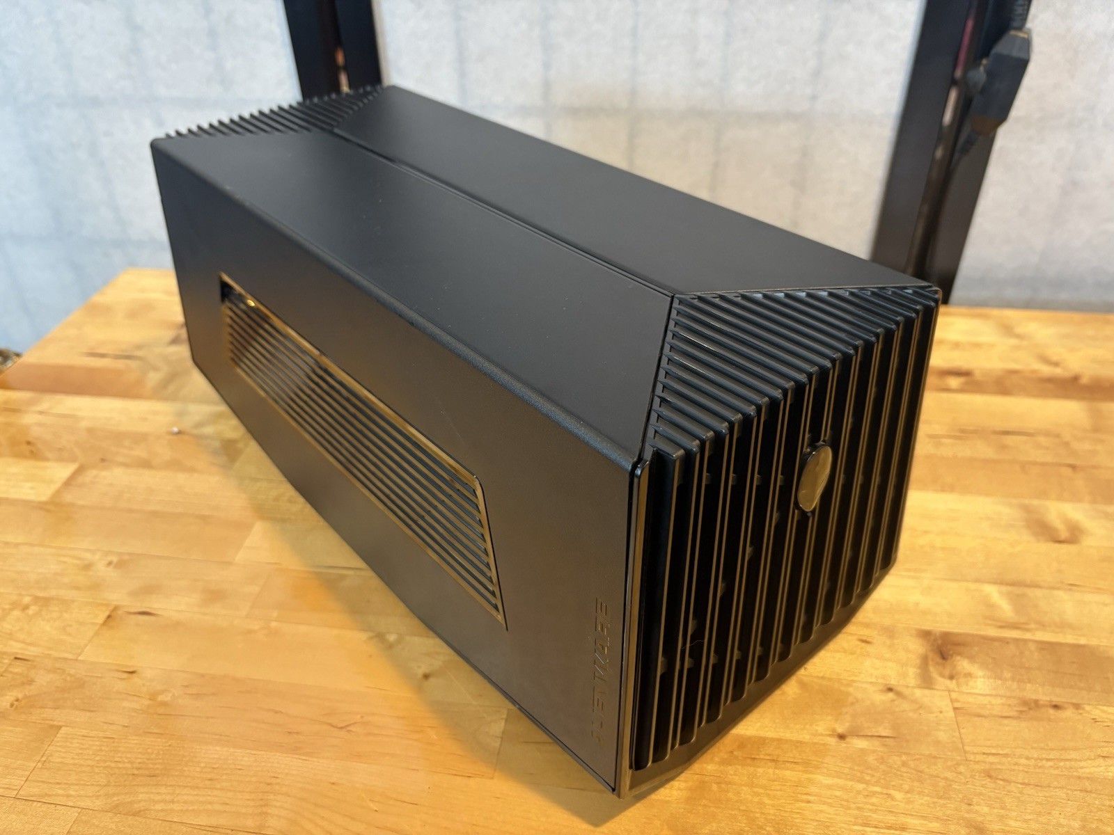 Alienware Graphics Amplifier Z01G External GPU No GPU or Graphics Cable – clean!
