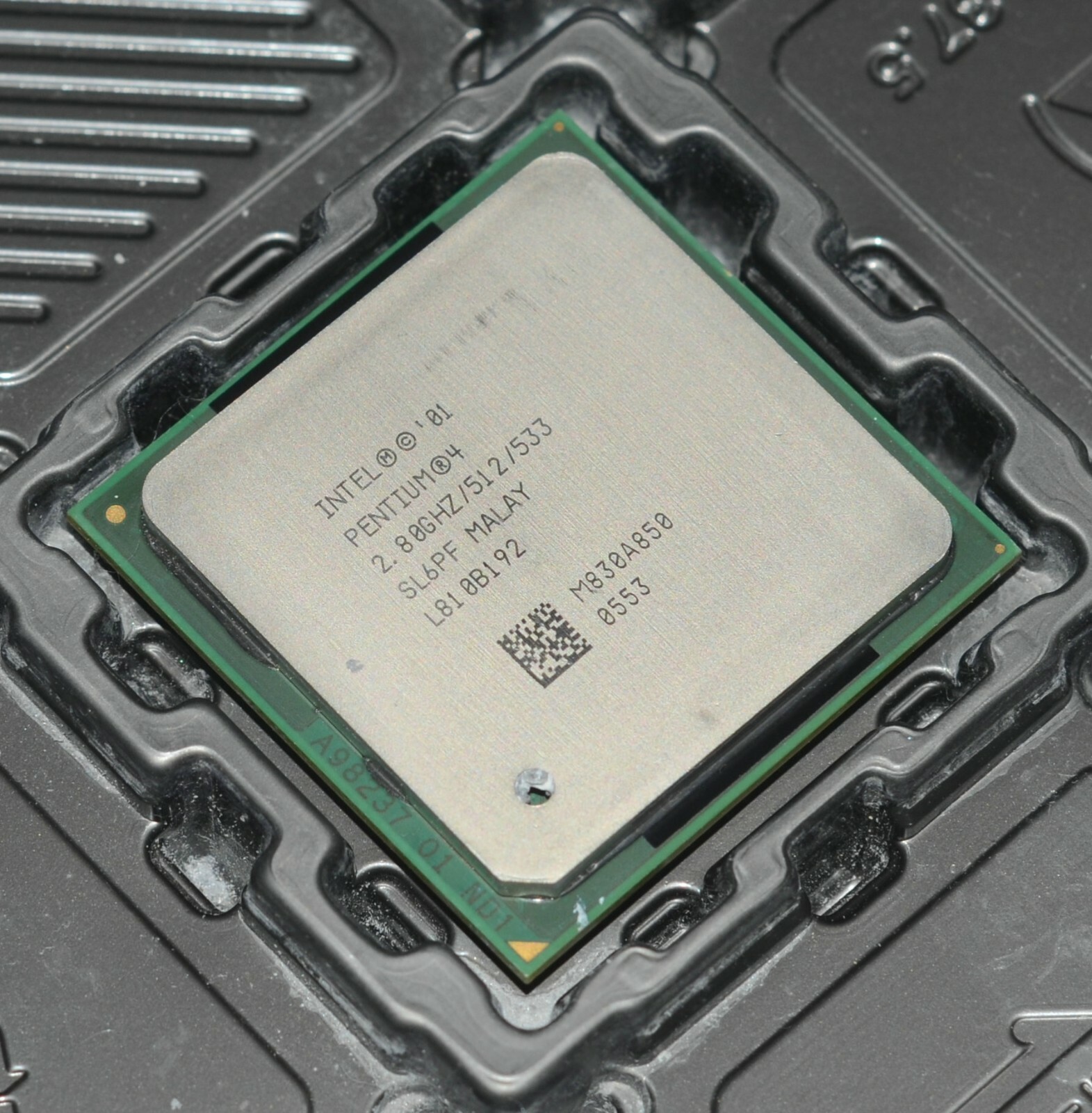 Intel Pentium 4 2.8 GHz 533 MHz 512KB Socket 478 SL6PF free shipping