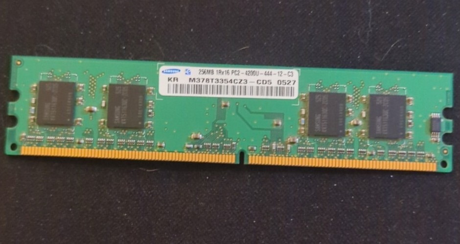 M378T3354CZ3-CD5 – 256MB PC4200 533MHZ DDR2 DUAL-CHANNEL Memory Dimm