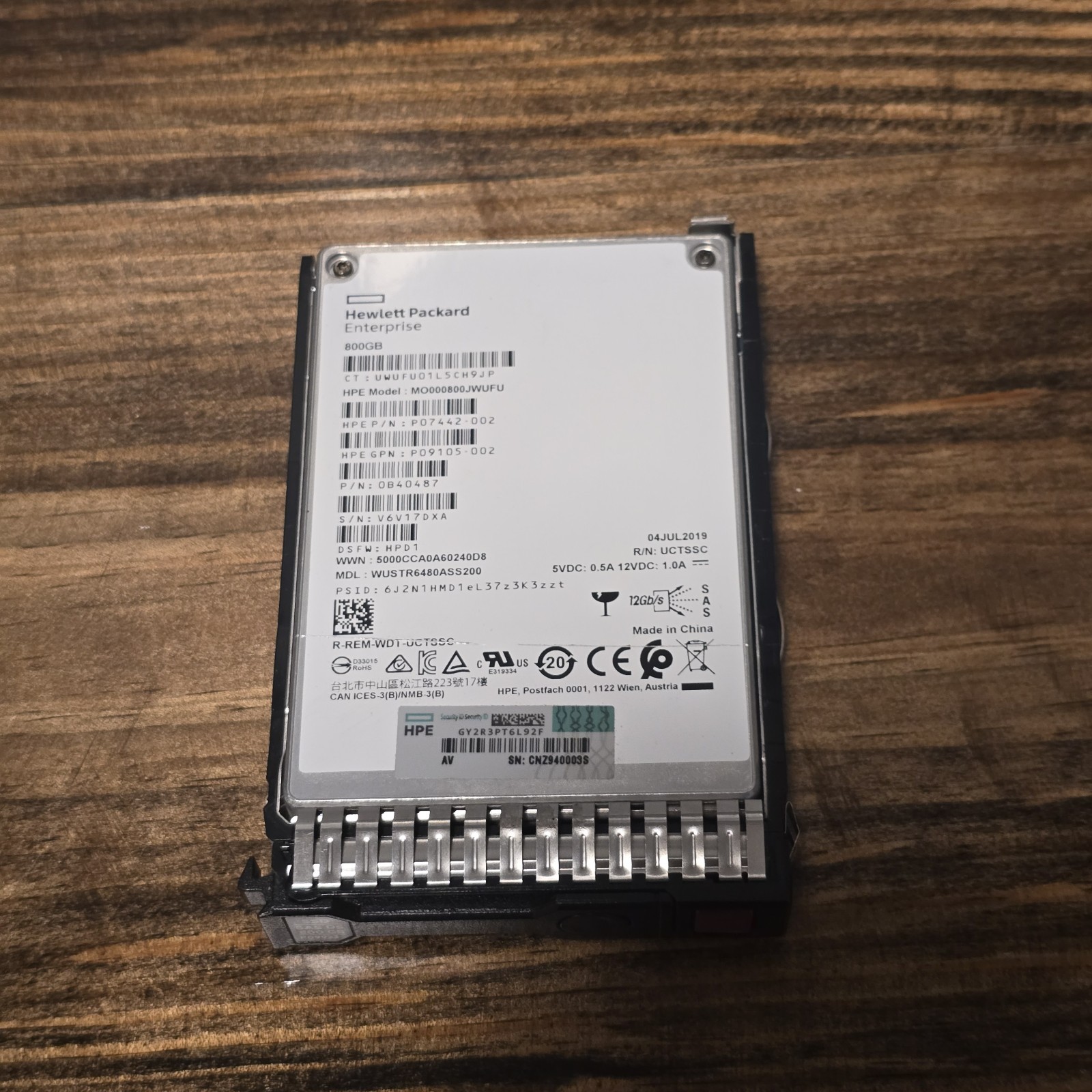 HPE 800GB SAS SSD SOLID STATE DRIVE MO000800JWUFU P07442-002