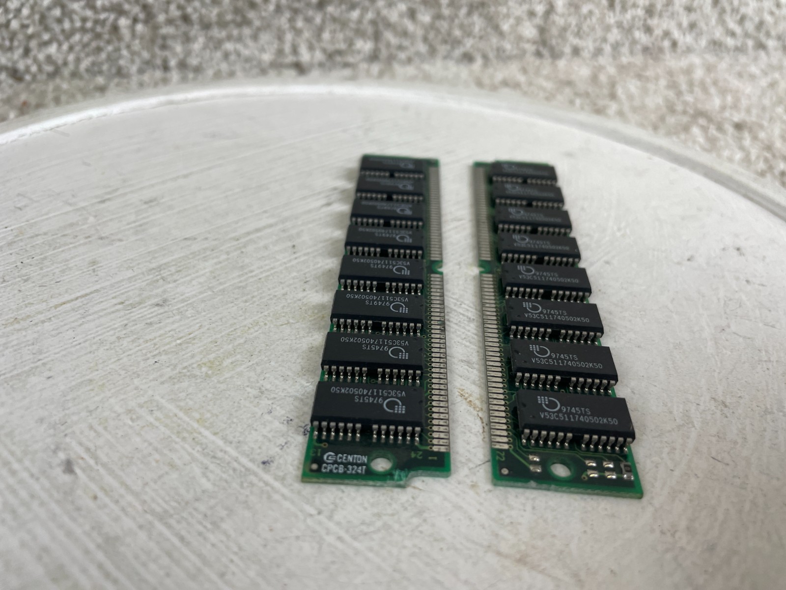 Lot of 2 Centon 72 Pin Single In Line Memory Modules EDO-RAM B7340C 94V-O