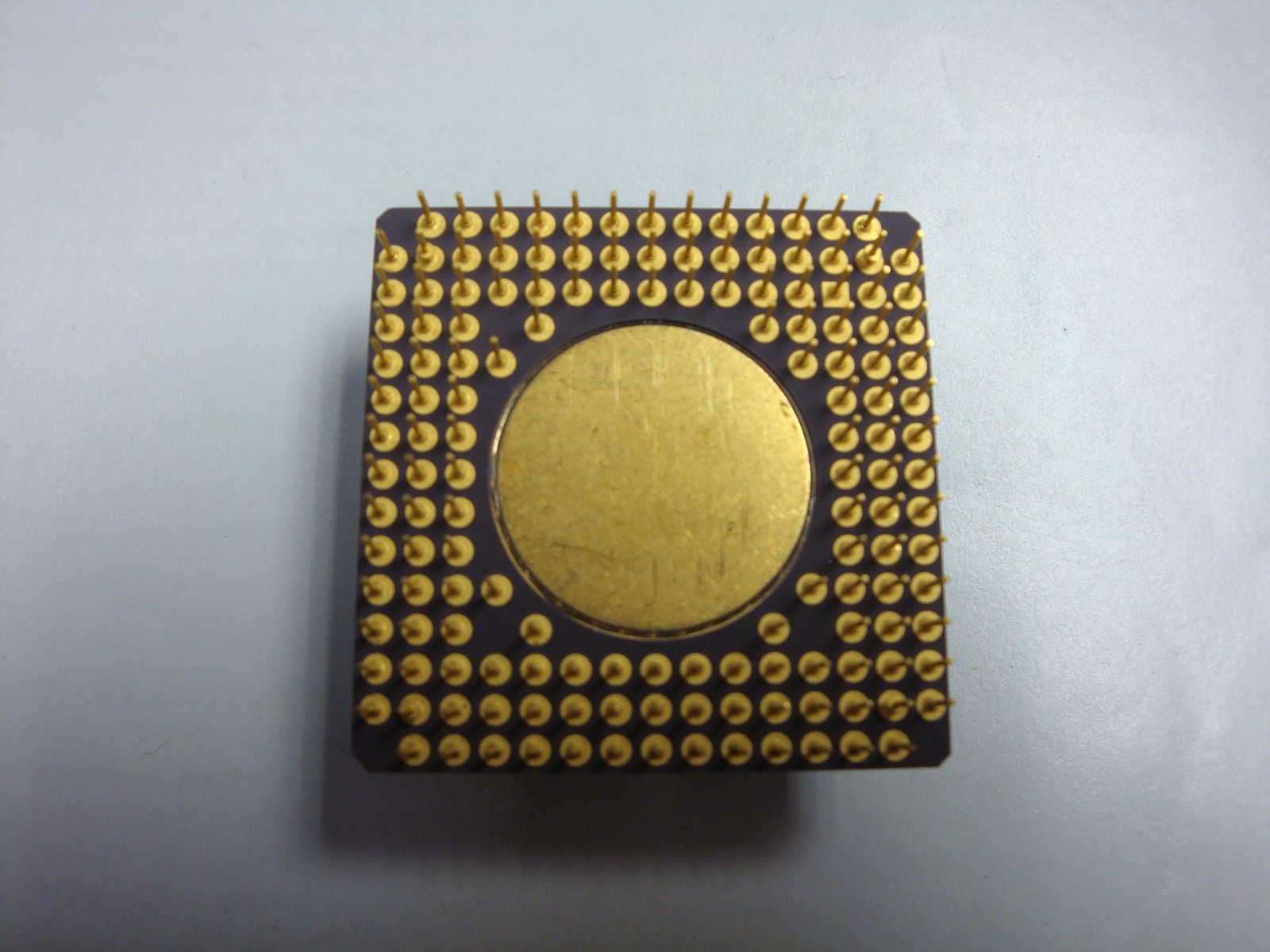 Motorola Vintage Gold Pin CPU with Heatsink PGA 149 41969A00 Pin Rare Collection