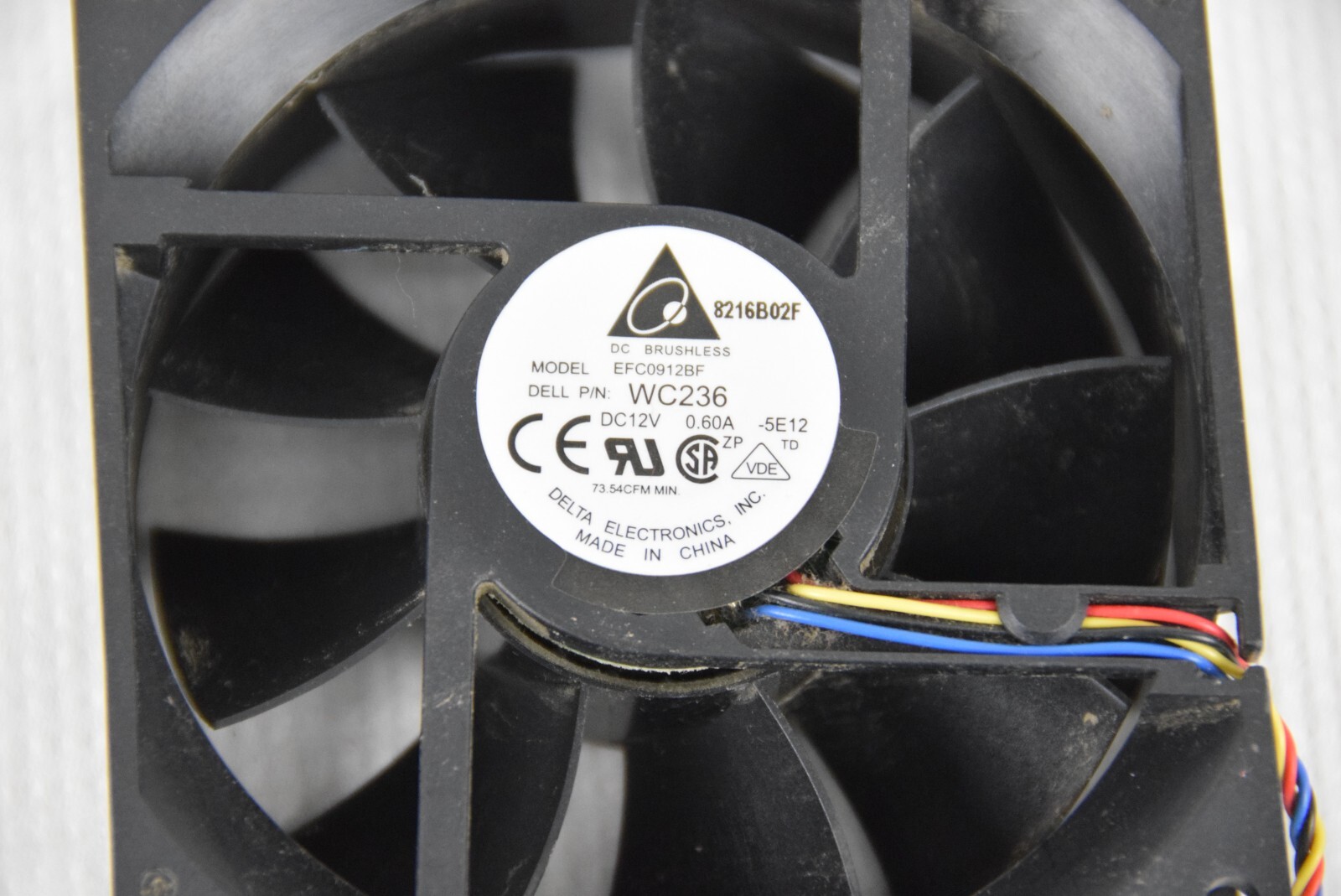 Delta Electronics EFC0912BF WC236 90x90x30mm 12V DC 0.70A Brushless Fan 4 Pin