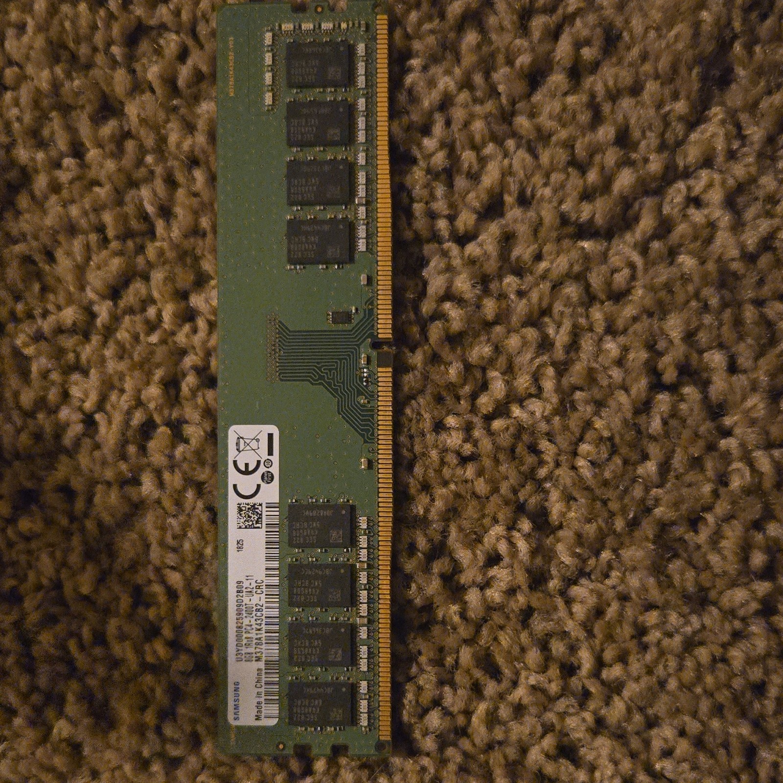 Samsung 8GB DDR4-2400 PC4-19200 288-Pin DIMM Non-ECC Unbuffered