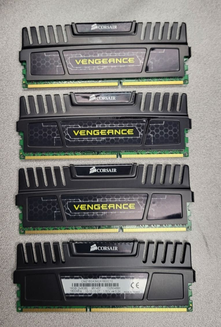 Corsair Vengeance DDR3 RAM 32GB 4 x 8GB 1600MHz Memory Kit CMZ16GX3M2A1600C10