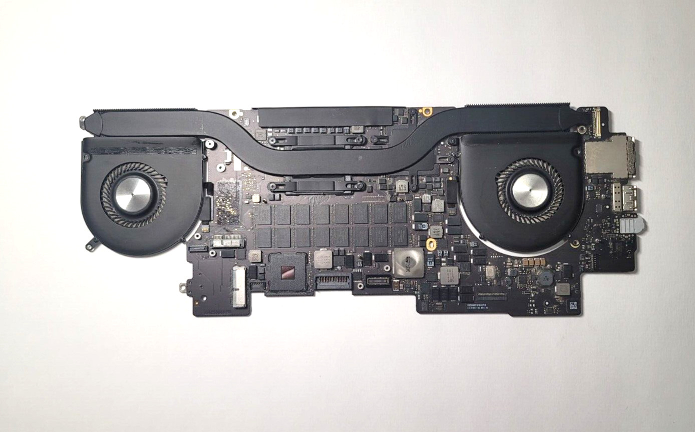 Apple MacBook Pro A1398 Mid-2015 i7 2.5 GHz 16GB RAM Logic Board DG 820-00138-A