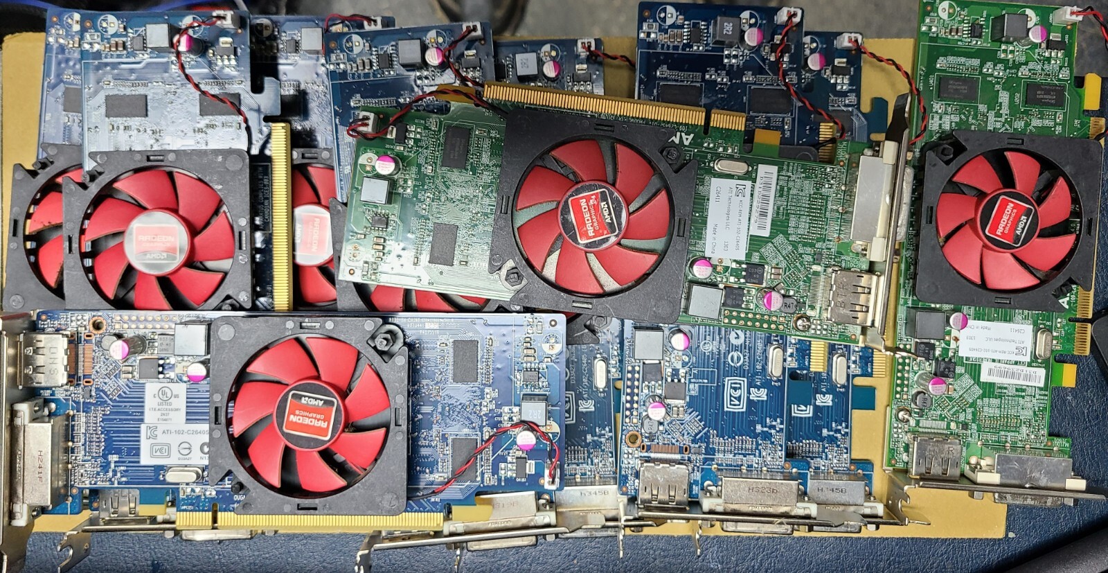 Dell AMD Radeon HD 7470 1GB GDDR3 SFF Graphics Card C264 – DisplayPort, DVI