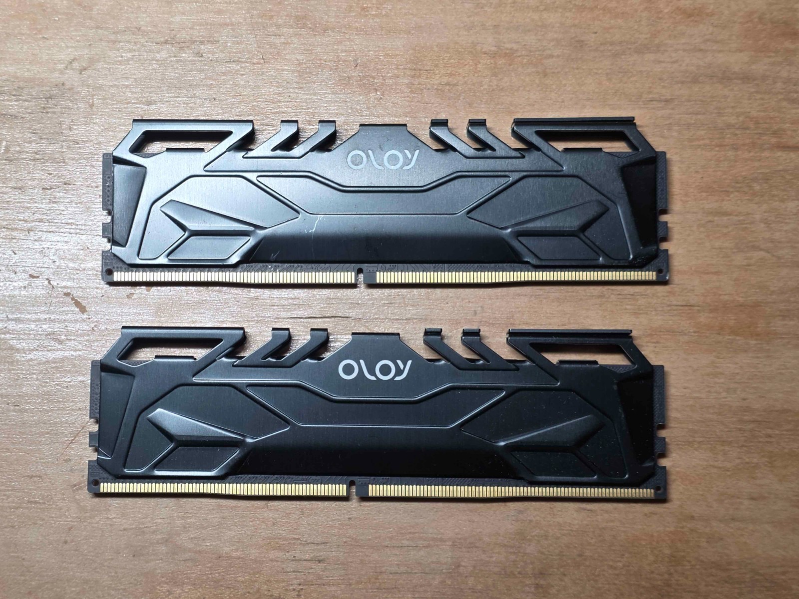 OLOy 32GB (2x16GB) DDR4 3000MHz CL16 PC4-24000 Desktop RAM Kit MD4U163016CGDA