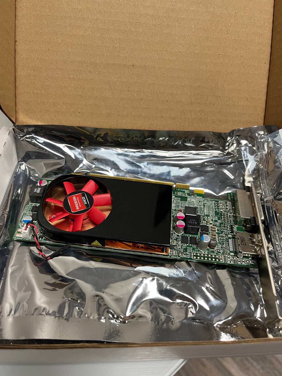 AMD Radeon R7 250 2GB Graphics Card 7121A00400G HDMI DVI VGA PCIe x16 GPU