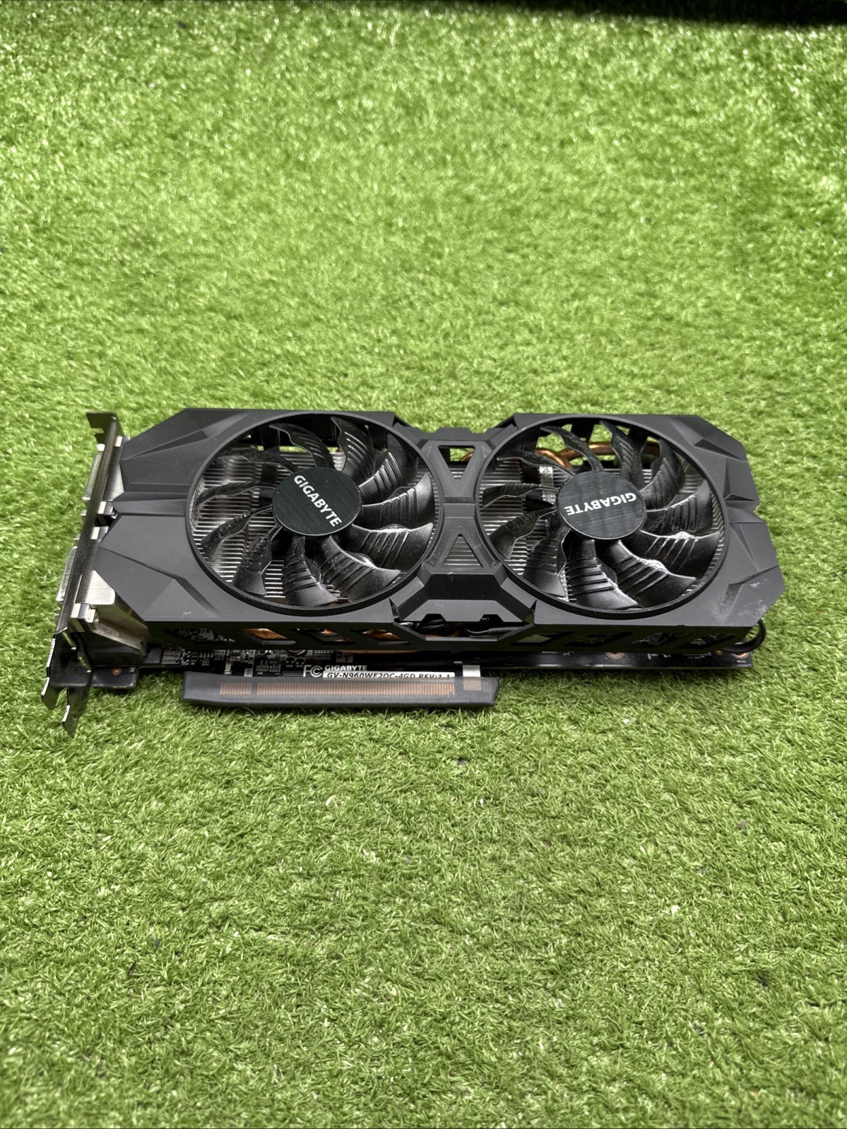 4GB Gigabyte WindForce GV-N960WF20C-4GD Graphics card S6