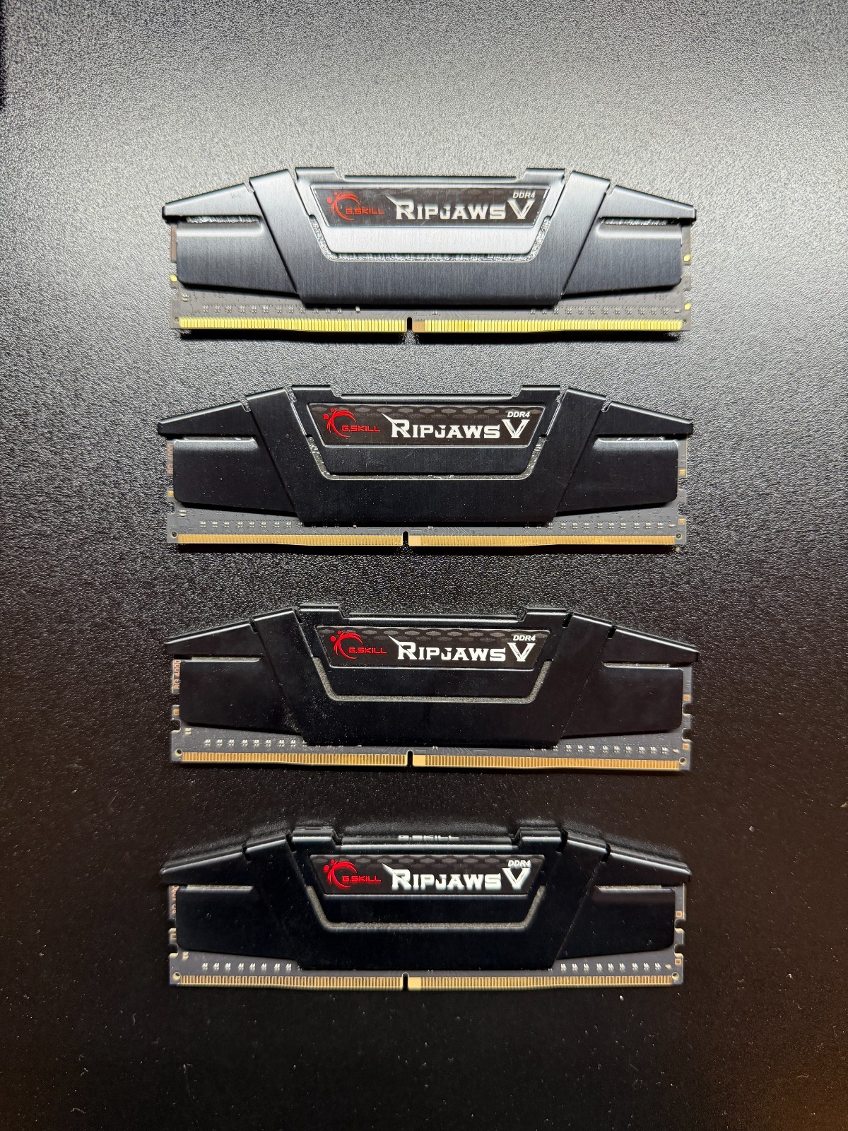 G.SKILL Ripjaws V DDR4-4000 CL15-16-16-36 32GB RAM F4-4000C15Q-32GVK