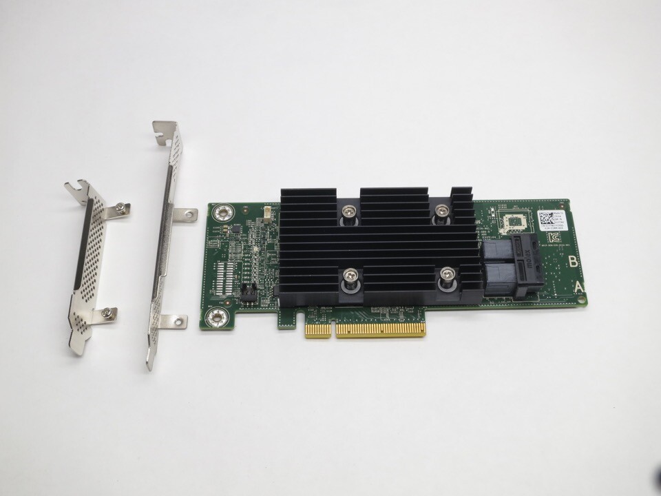 HC7K8 DELL HBA330+ SAS/SATA PCI-E 12Gb/s HBA NR WITH BOTH BRACKETS