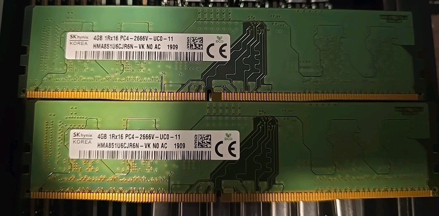 SK Hynix 4GB 1Rx16 PC4-2666v