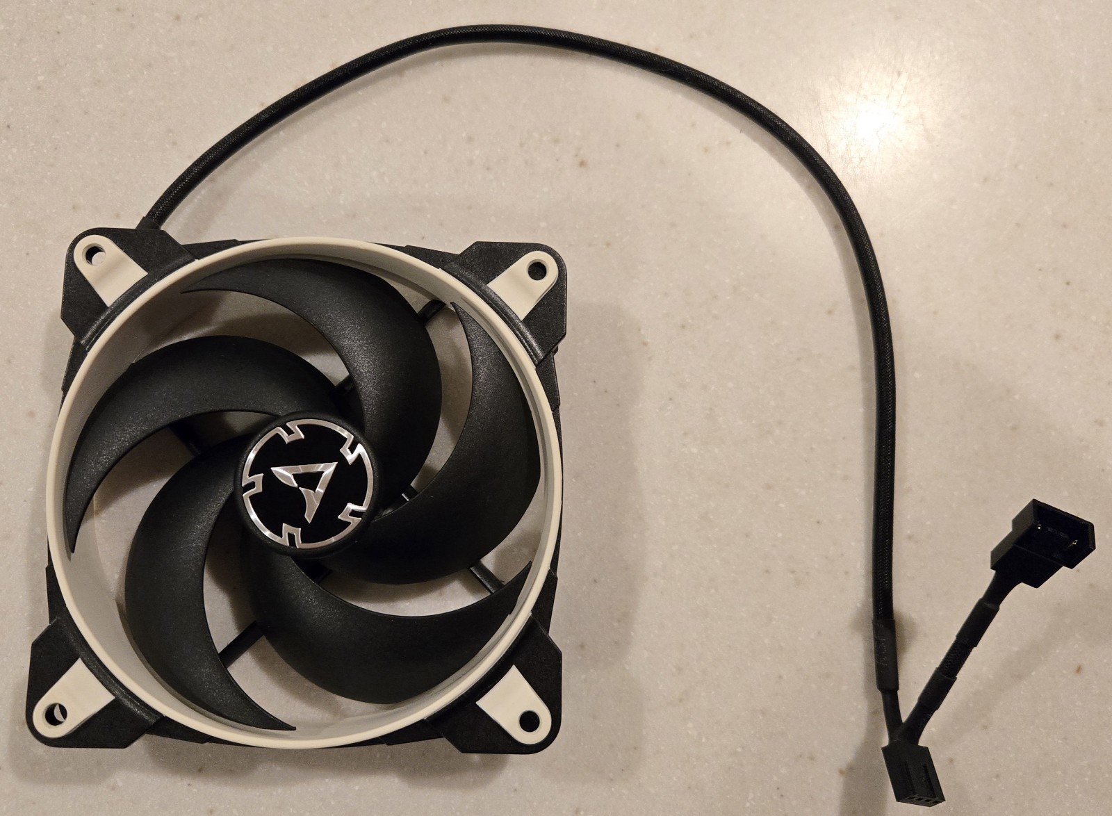 Arctic Bionix P120 Gaming Case Fan 120mm PWM PST WHITE