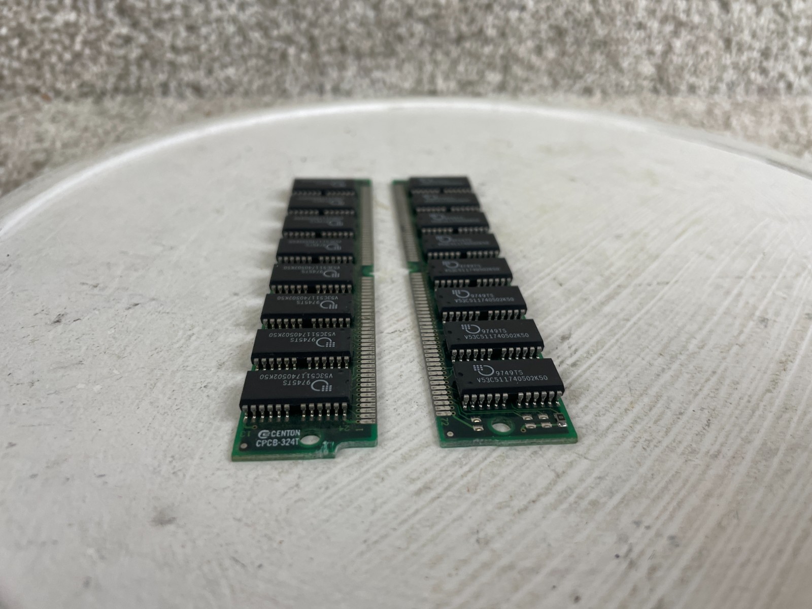 Lot of 2 Centon 72 Pin Single In Line Memory Modules EDO-RAM B7340C 94V-O