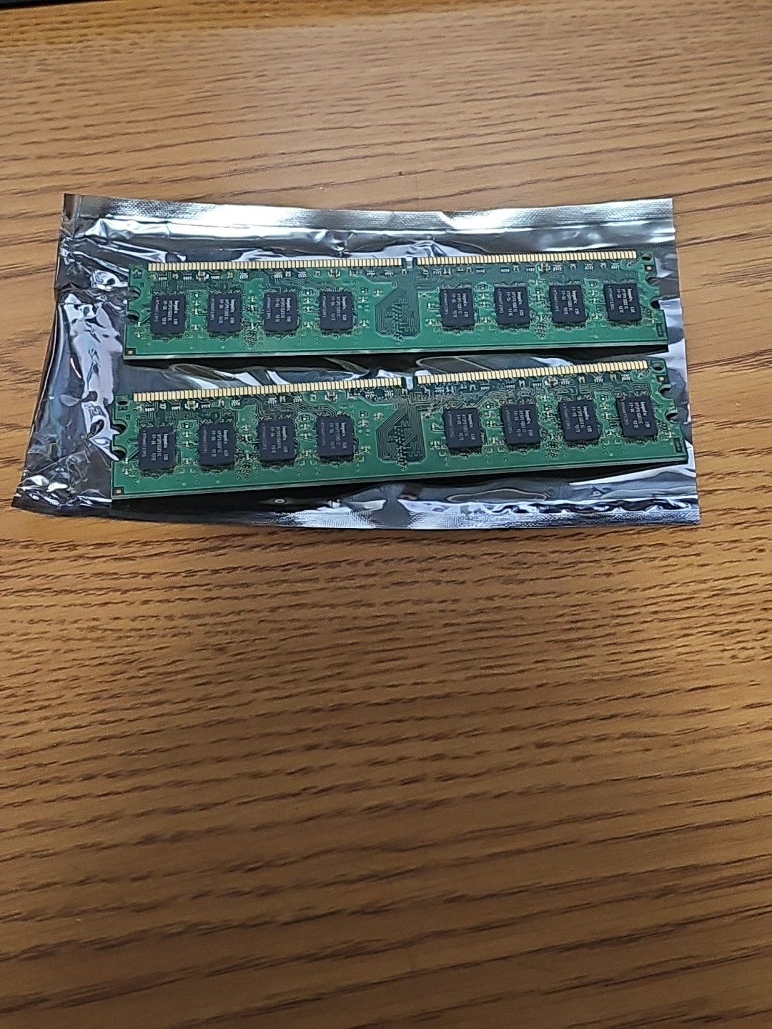 Hynix 4GB (2×2GB) DDR2‑800 PC2‑6400U RAM • 2Rx8 • HYMP125U64CP8‑S6