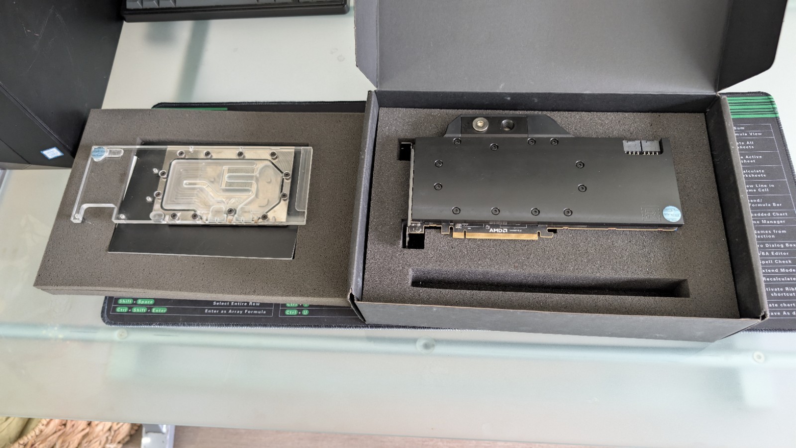 AMD Vega 64 Frontier Edition + EKWB Waterblock / HBM2 PCIe x16 DP/HDMI