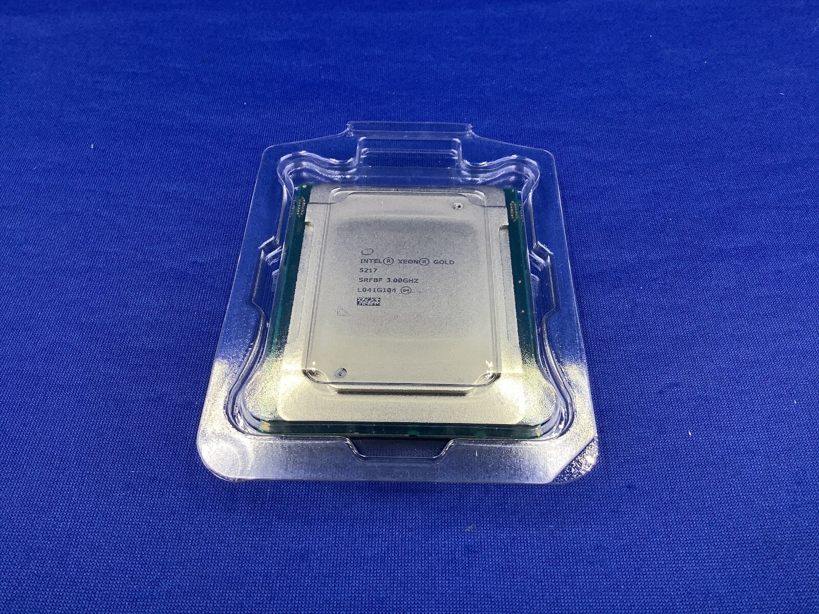 SRFBF Intel Xeon Gold 5217 8 Core 3.00GHz 11MB L3 Cache 115W CPU CD8069504214302
