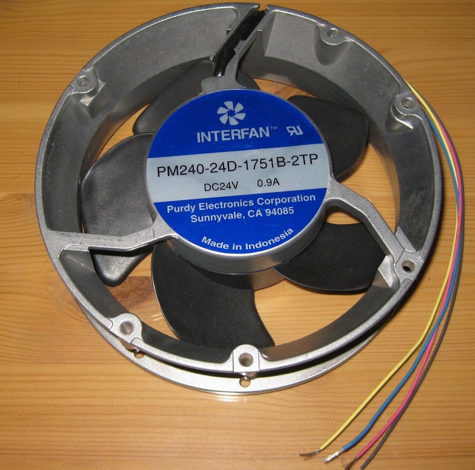Industrial 172mm Round Fan 24VDC 0.9A Aluminum Case 250 CFM PM240-24D-1751B-2TP