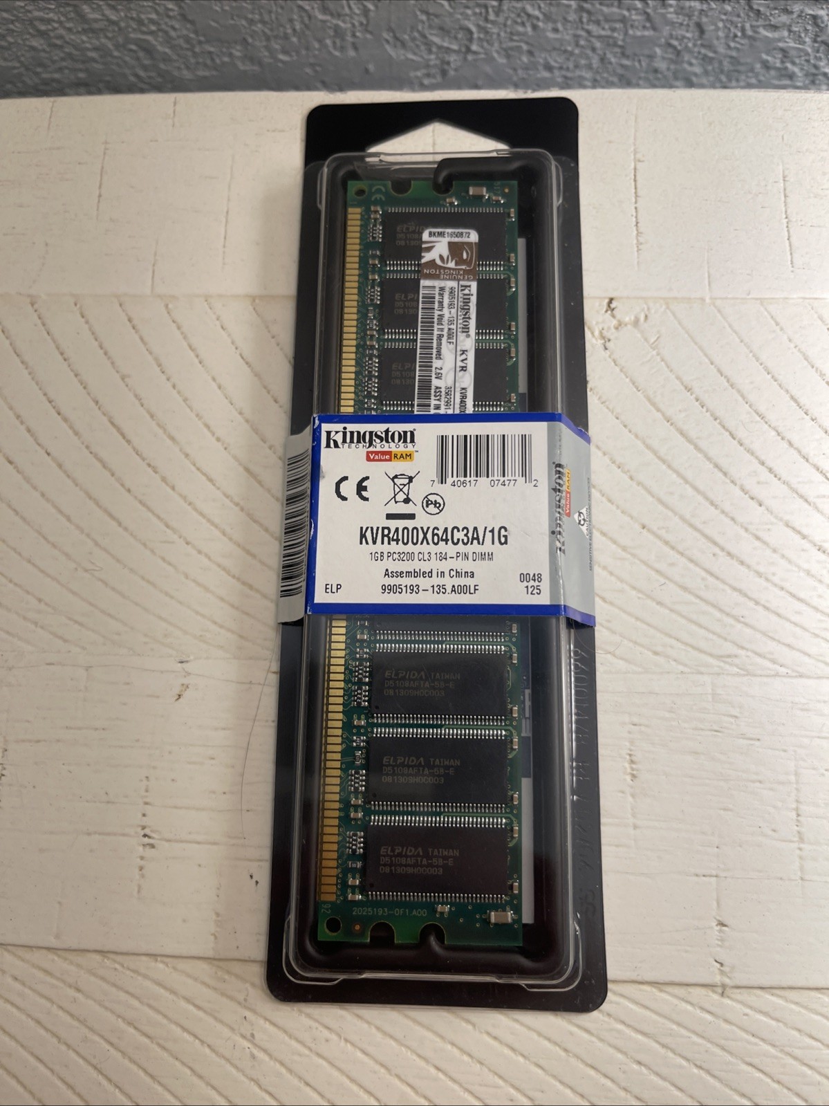 Kingston ValueRAM 1GB PC3200 DDR 400MHz 184-Pin Desktop DIMM RAM KVR400X64C3A/1G