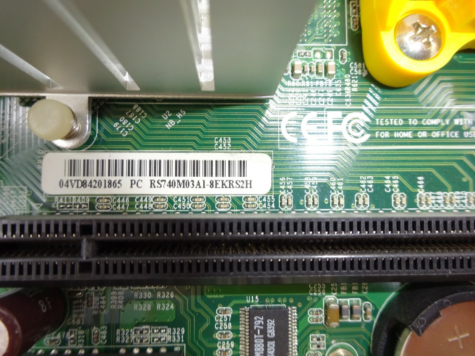 Foxconn RS740M03A1-8EKRS2H – with CPU AMD X2 4450E 2.3Ghz – with I/O Shield #M621