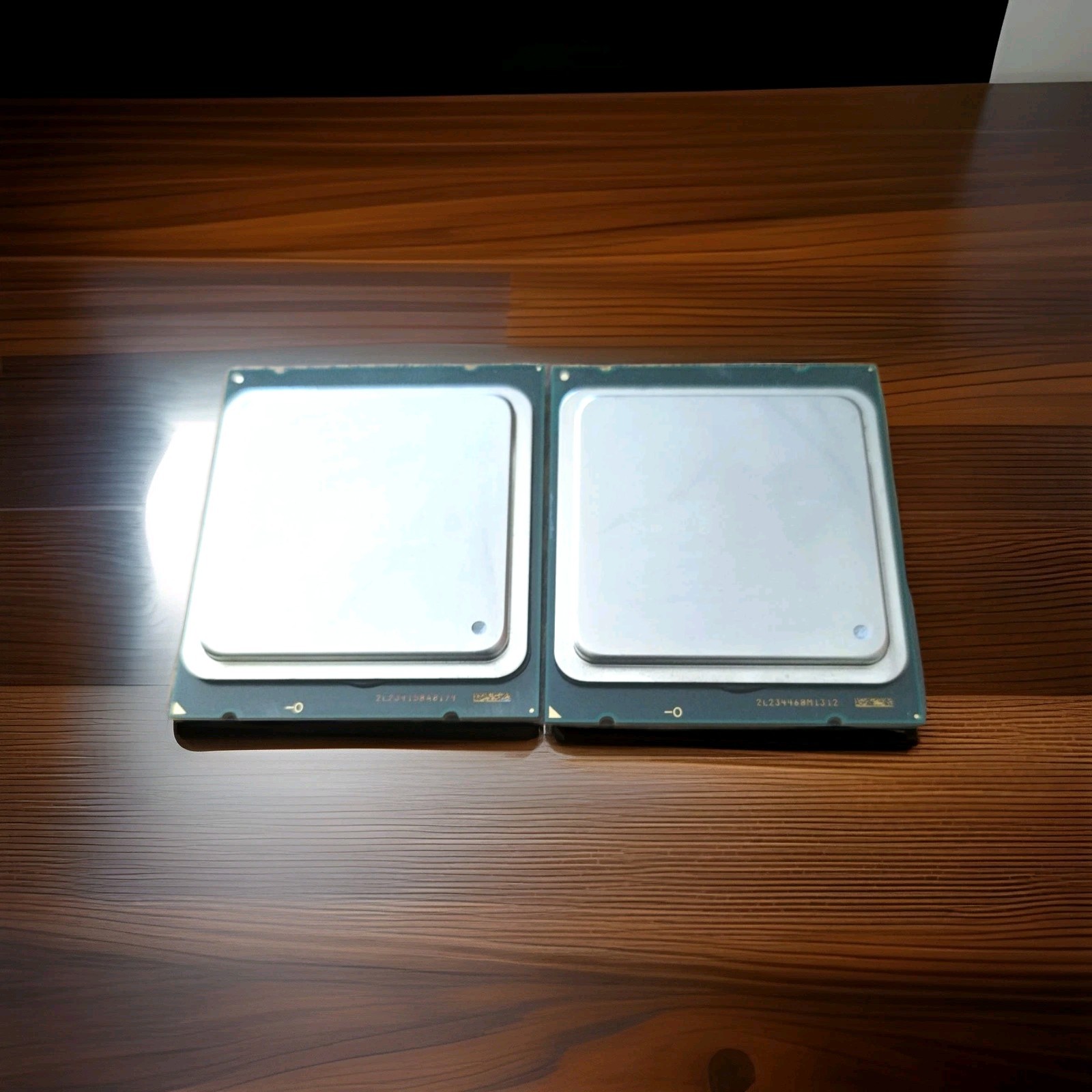 Set Of 2 Intel Xeon E5-2680 2.7GHz 8-Core Processor SR0KH 3241D546